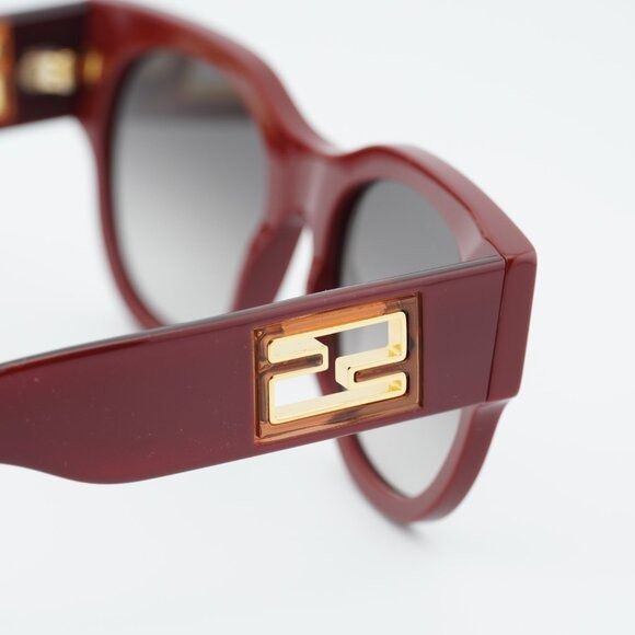 Fendi Fendi FE40147I BAGUETTE 66F Sunglasses Red Round Frame Size ONE SIZE - 6 Thumbnail