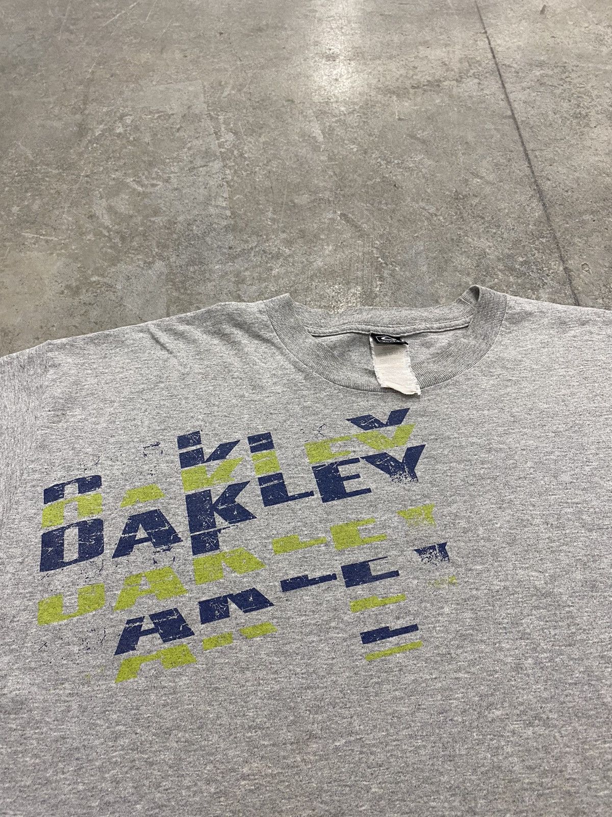 Oakley × Vintage Vintage Oakley t shirt Size US XL / EU 56 / 4 - 2 Thumbnail