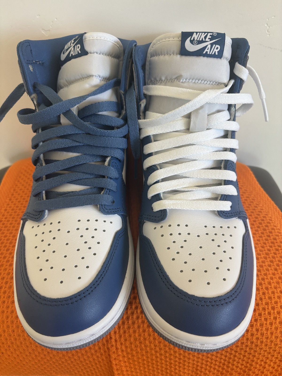 Jordan Brand Jordan 1 High OG True Blue Size US 9 / EU 42 - 4 Thumbnail