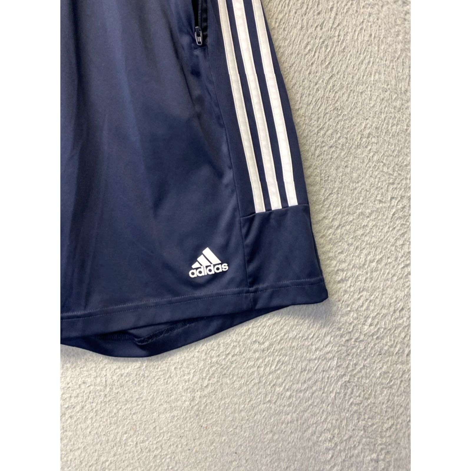 Adidas VINTAGE adidas Men Running Shorts XL Black Activewear Workout Gym Training Size US 36 / EU 52 - 2 Thumbnail