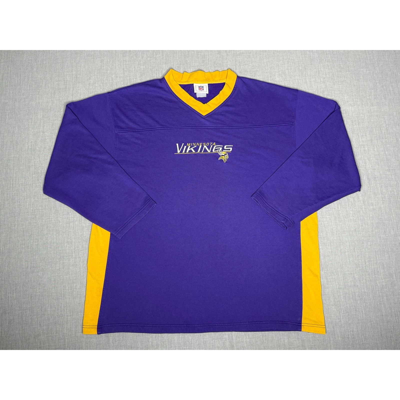 NFL × Vintage Vintage Minnesota Vikings V-Neck Long Sleeve Shirt 2XL 26x31 Size US XXL / EU 58 / 5 - 1 Thumbnail