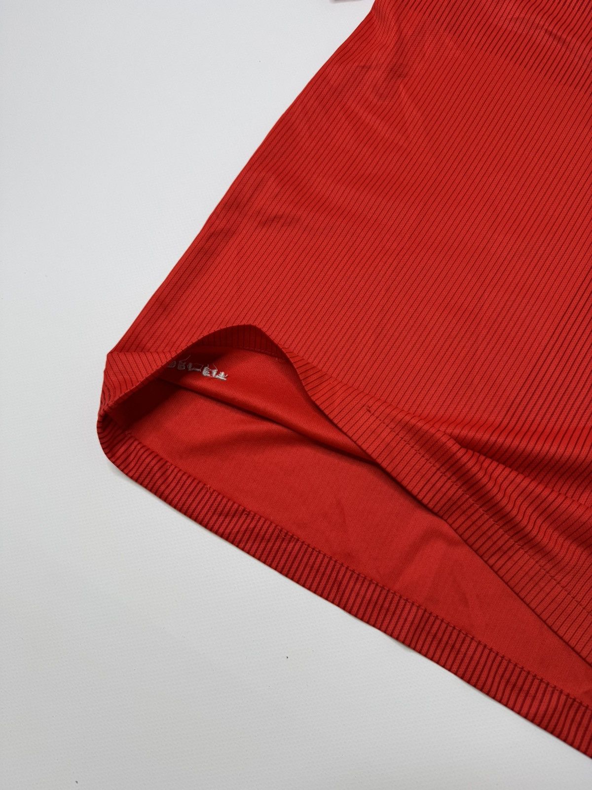 Nike Red England Jersey 2014/2015 away blokecore swag y2k drip Size US M / EU 48-50 / 2 - 5 Thumbnail