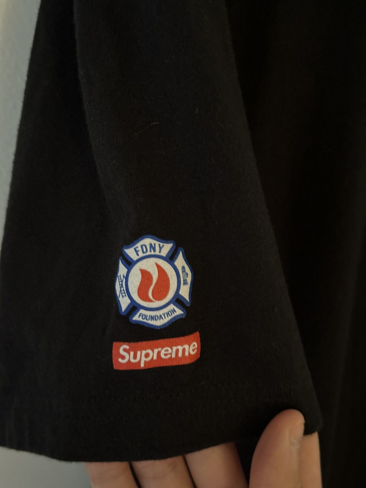 Supreme Supreme FDNY Engine 9 Chinatown Tee Size US L / EU 52-54 / 3 - 5 Thumbnail