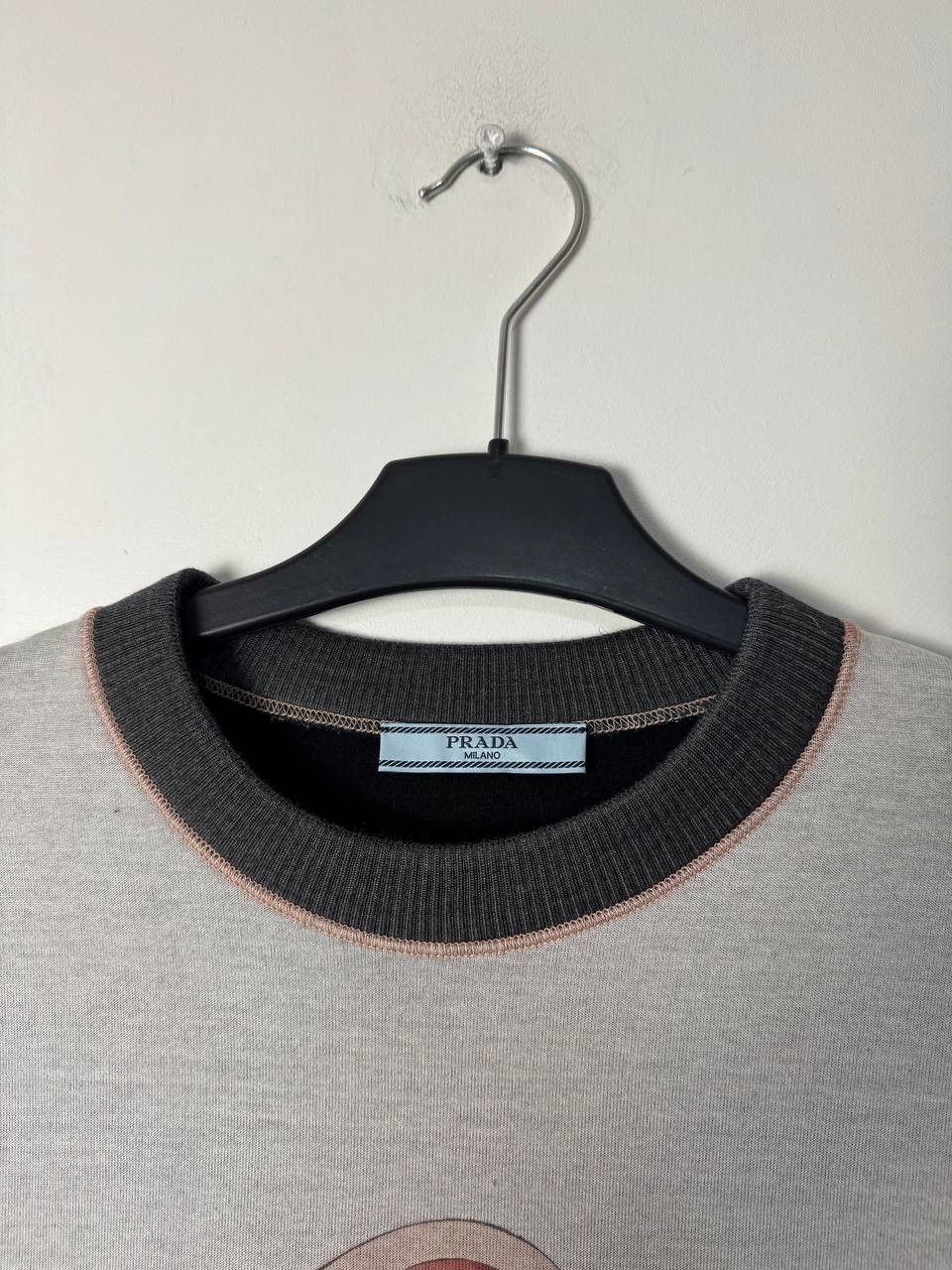 Prada FW17 Prada Bunny Print Short-Sleeved Sweatshirt Size L / US 10 / IT 46 - 2 Thumbnail