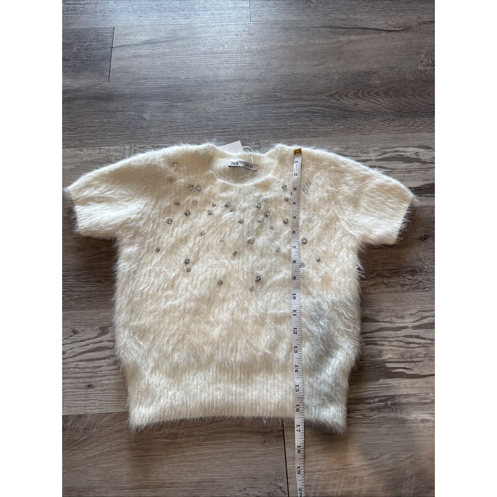 Zara NWT ZARA FAUX FUR JEWEL SWEATER White SIZE Medium Brand New Size M / US 6-8 / IT 42-44 - 1 Thumbnail