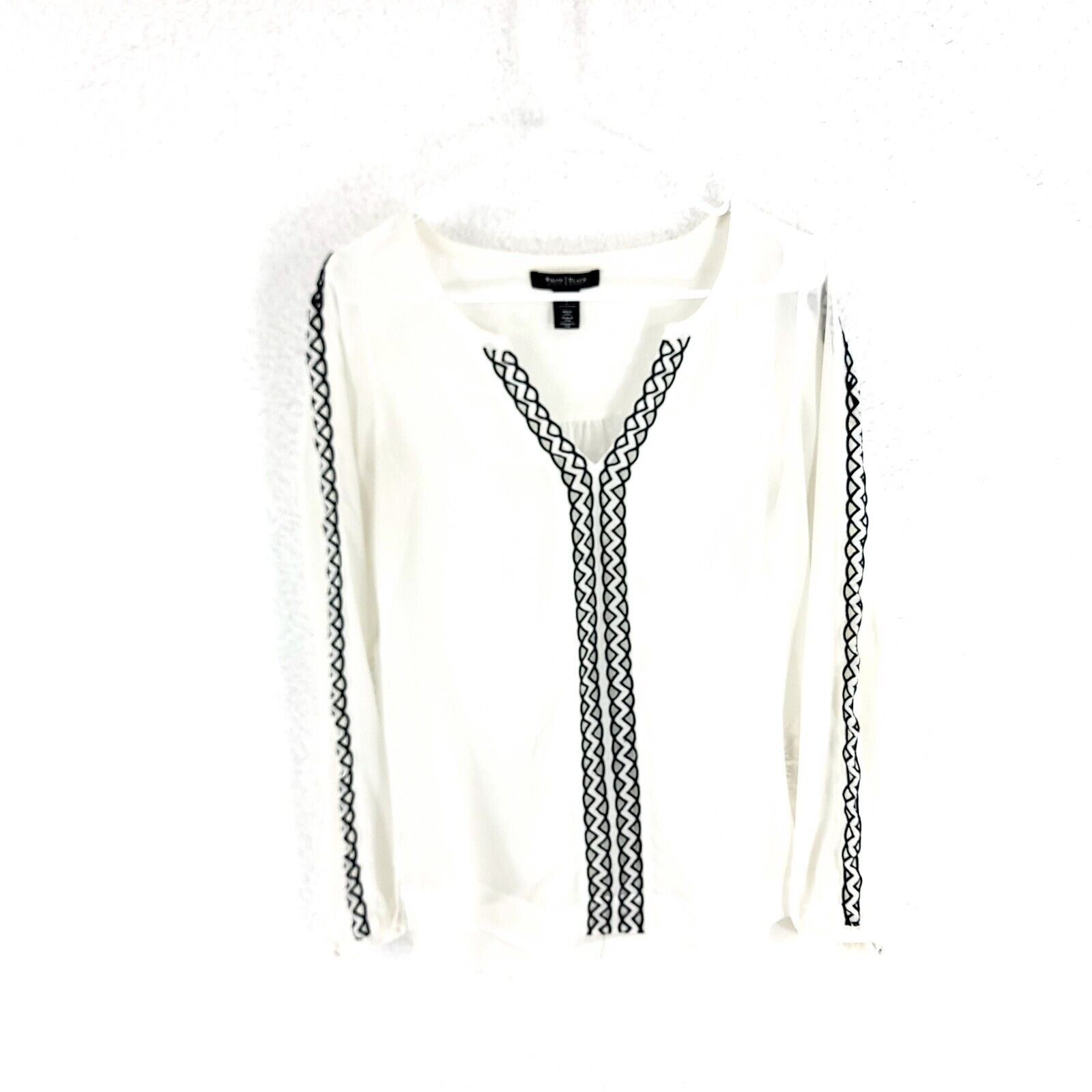 White House Black Market White House Black Market Sheer White Black V-Neck Blouse Siz Size XS / US 0-2 / IT 36-38 - 1 Thumbnail