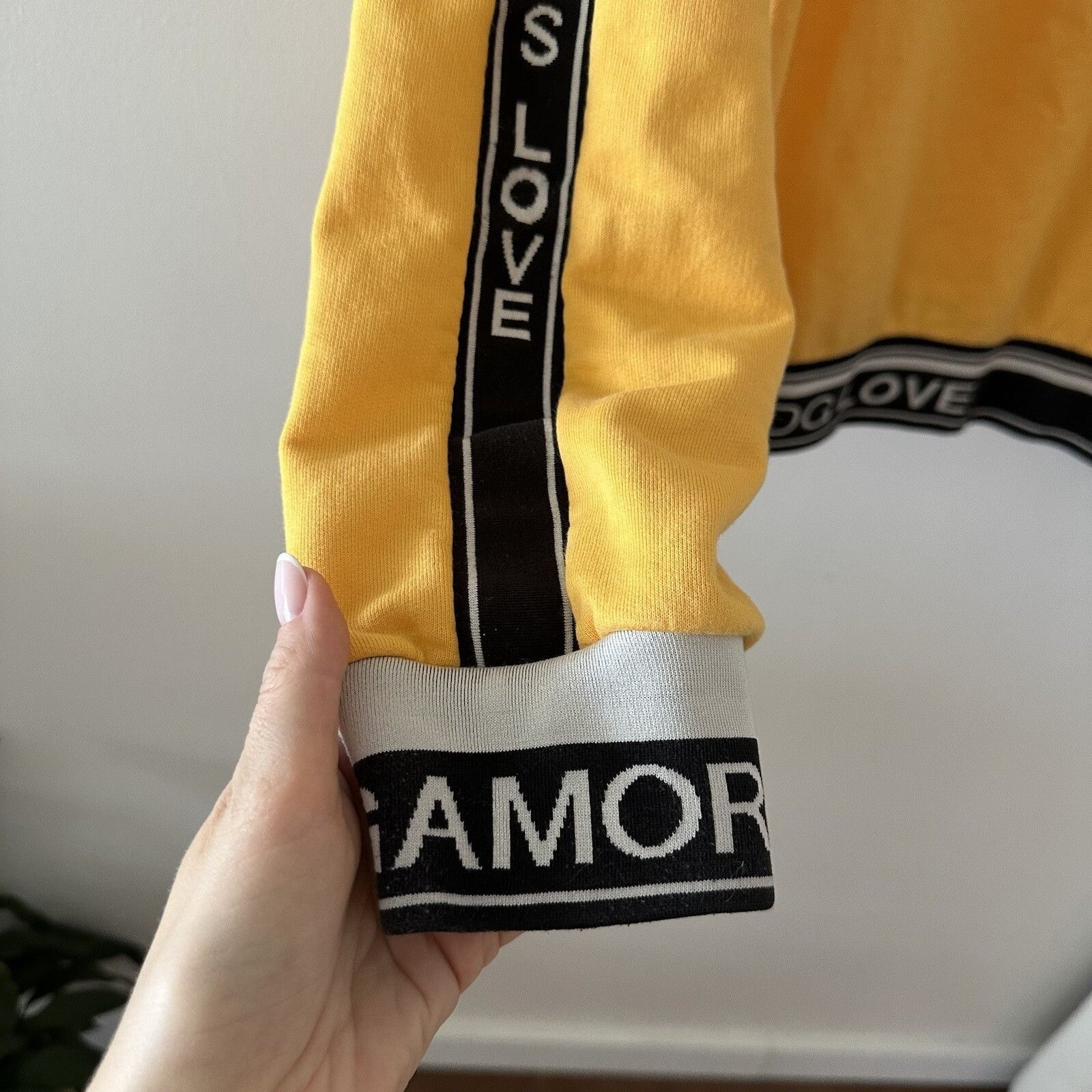 Dolce & Gabbana Dolce&Gabbana Hoodie Yellow Love Is Black Sz 46 IT 10 US DG Size US XL / EU 56 / 4 - 9 Thumbnail