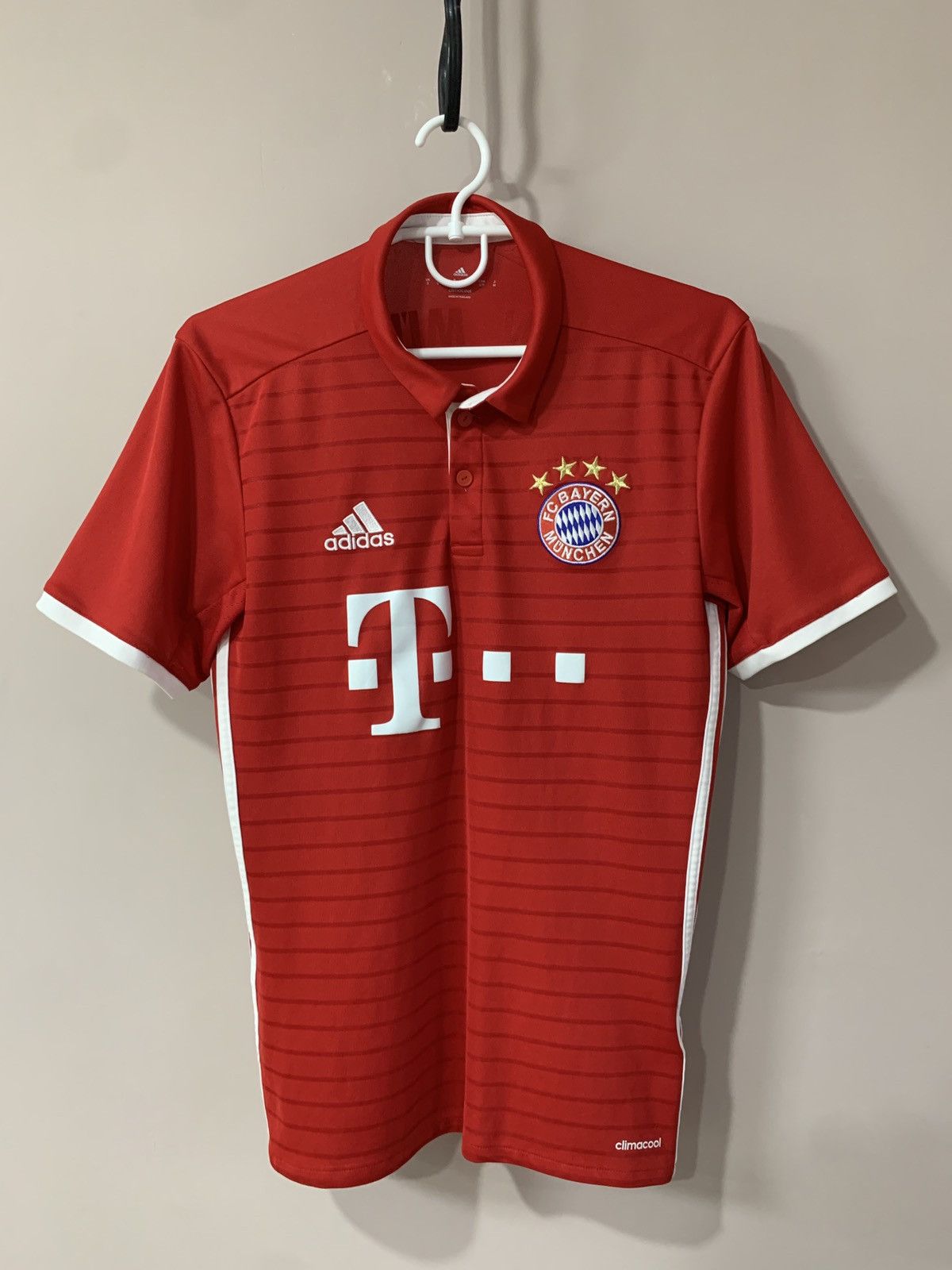 Adidas BAYERN MUNICH 2016 2017 FOOTBALL soccer SHIRT JERSEY ADIDAS Size US S / EU 44-46 / 1 - 1 Thumbnail