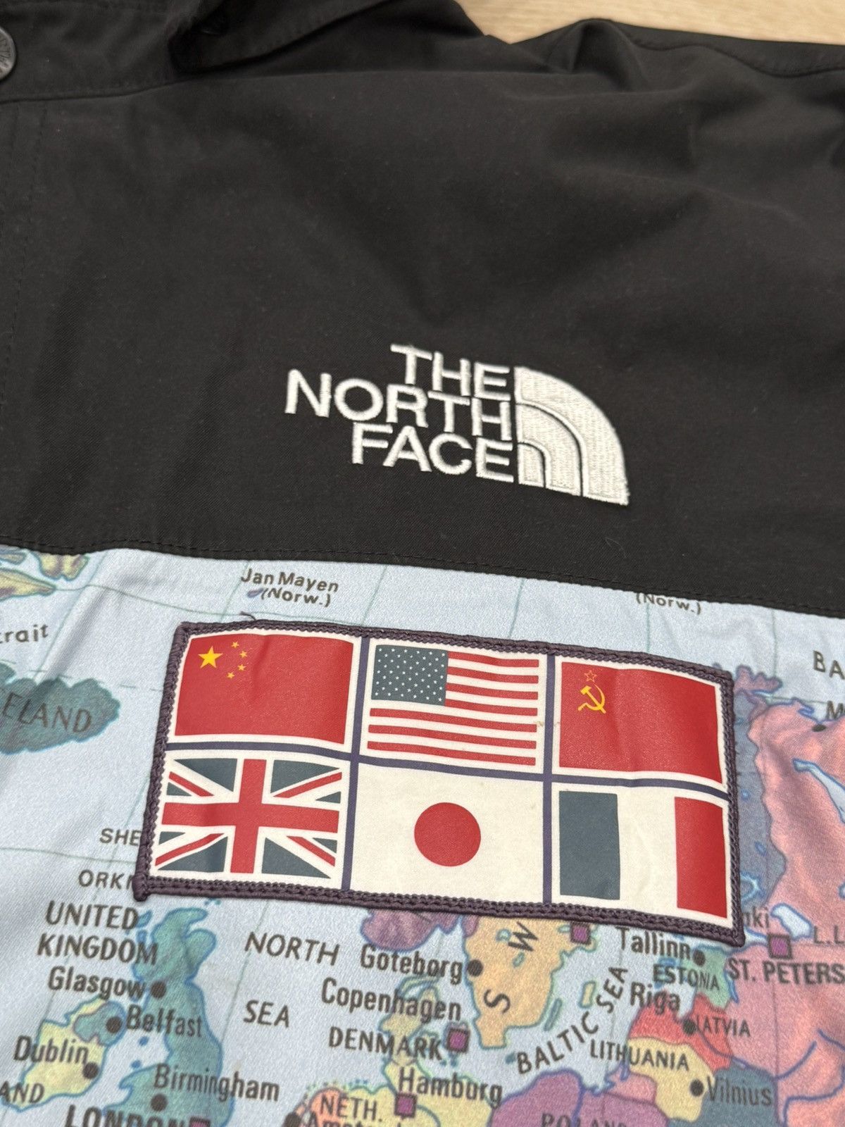 Supreme × The North Face Supreme/TNF Atlas World Map Expedition Mountain Jacket Size US L / EU 52-54 / 3 - 8 Thumbnail