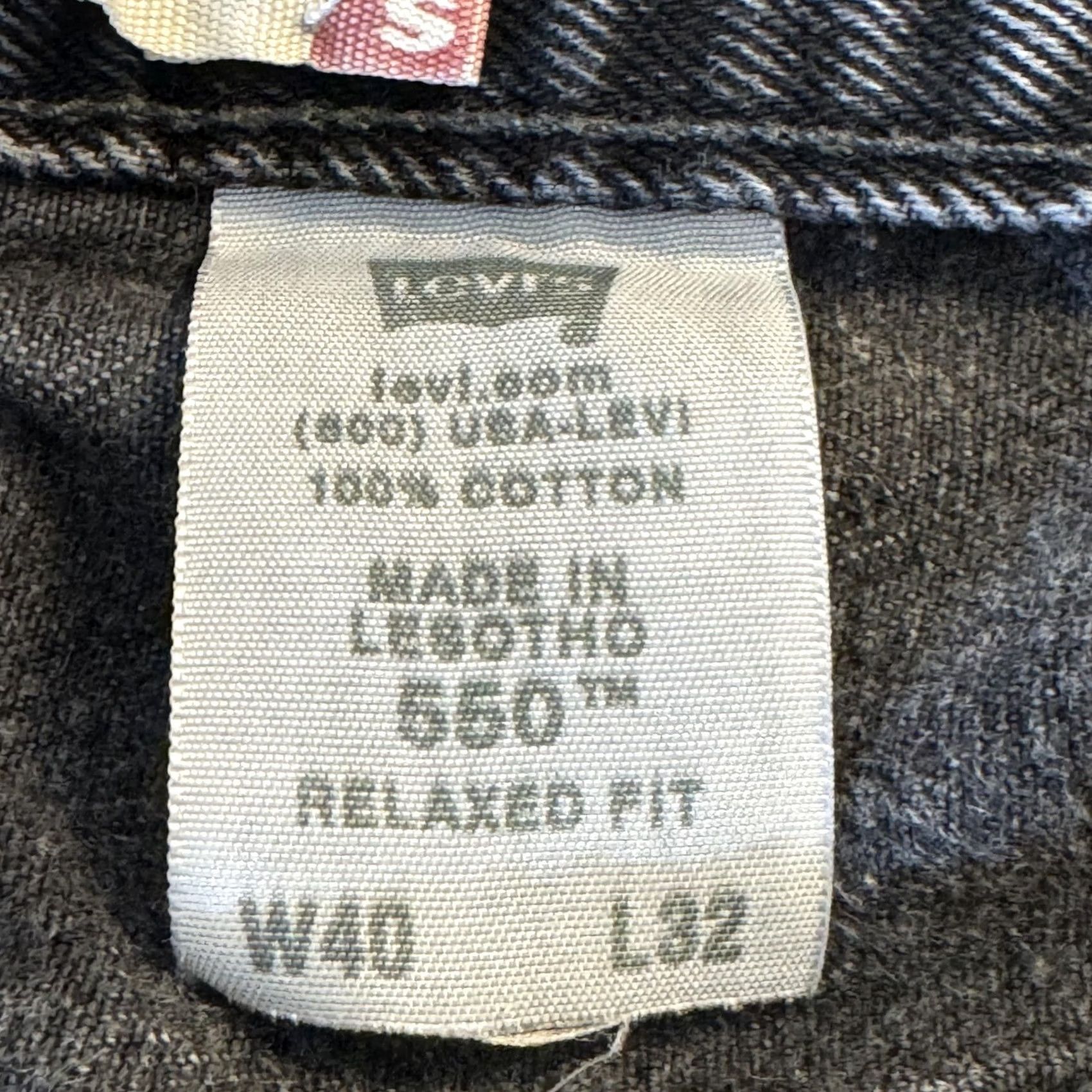 Levi's VINTAGE Levi's 550 Jeans Mens 40x32 Black Relaxed Fit Tapered Leg 100 Cotton Size US 40 / EU 56 - 5 Thumbnail