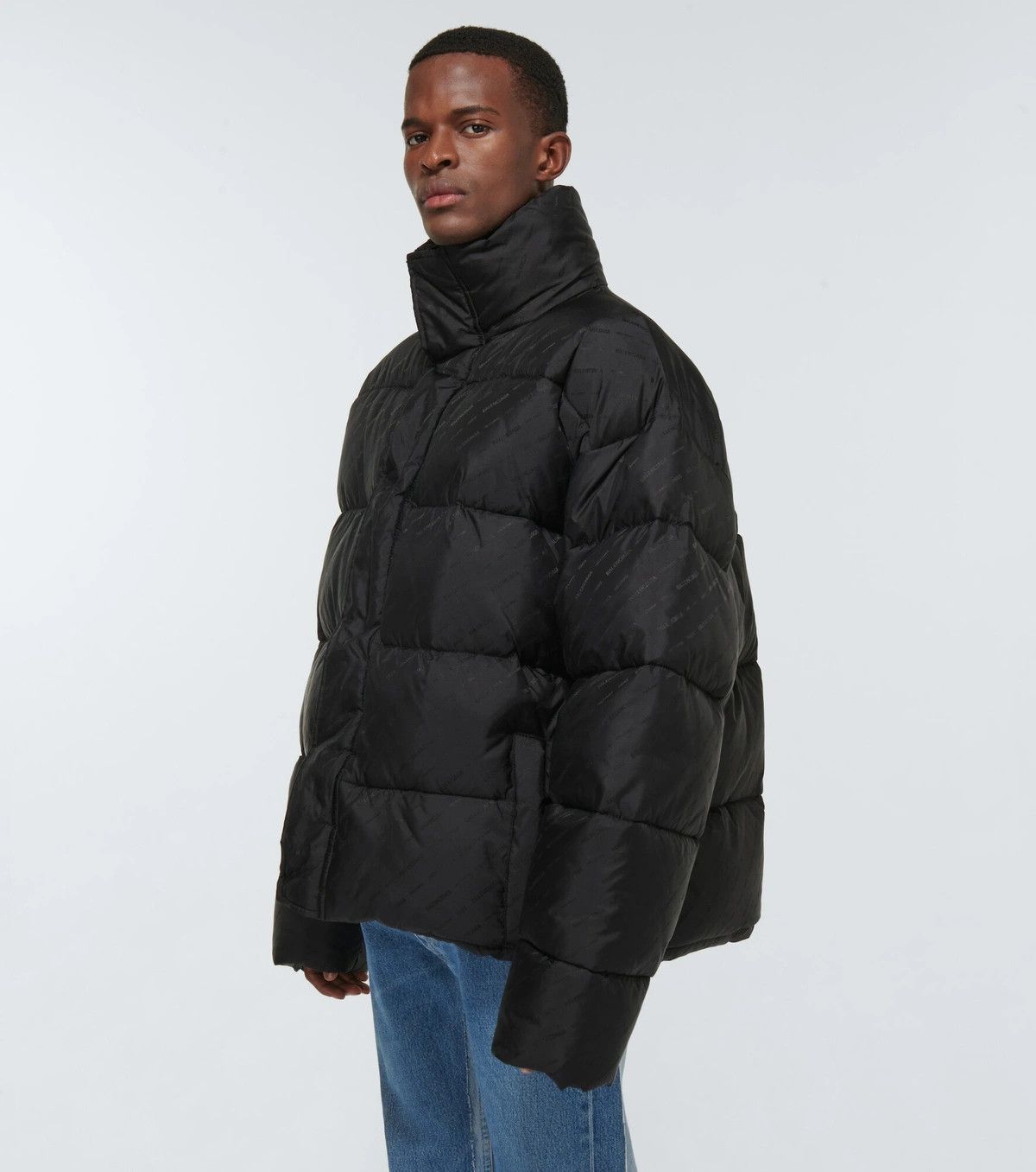 Balenciaga o1tr1nto0126 Allover Logo BB Puffer Jacket in Black Size US M / EU 48-50 / 2 - 4 Thumbnail