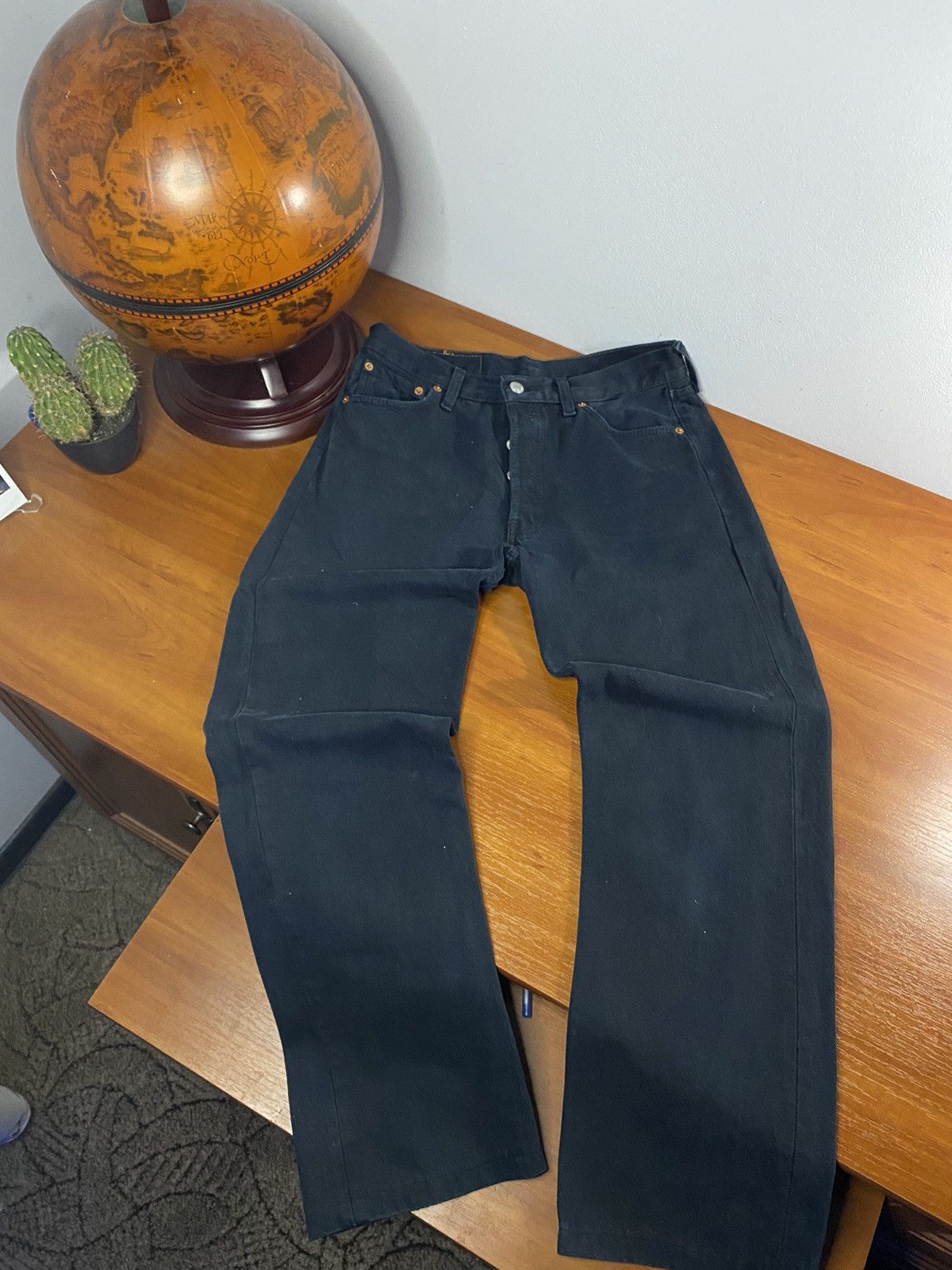Levi's × Vintage Vintage 90s 501 Levi’s strauss co denim jeans rare 30 black Size US 30 / EU 46 - 1 Thumbnail