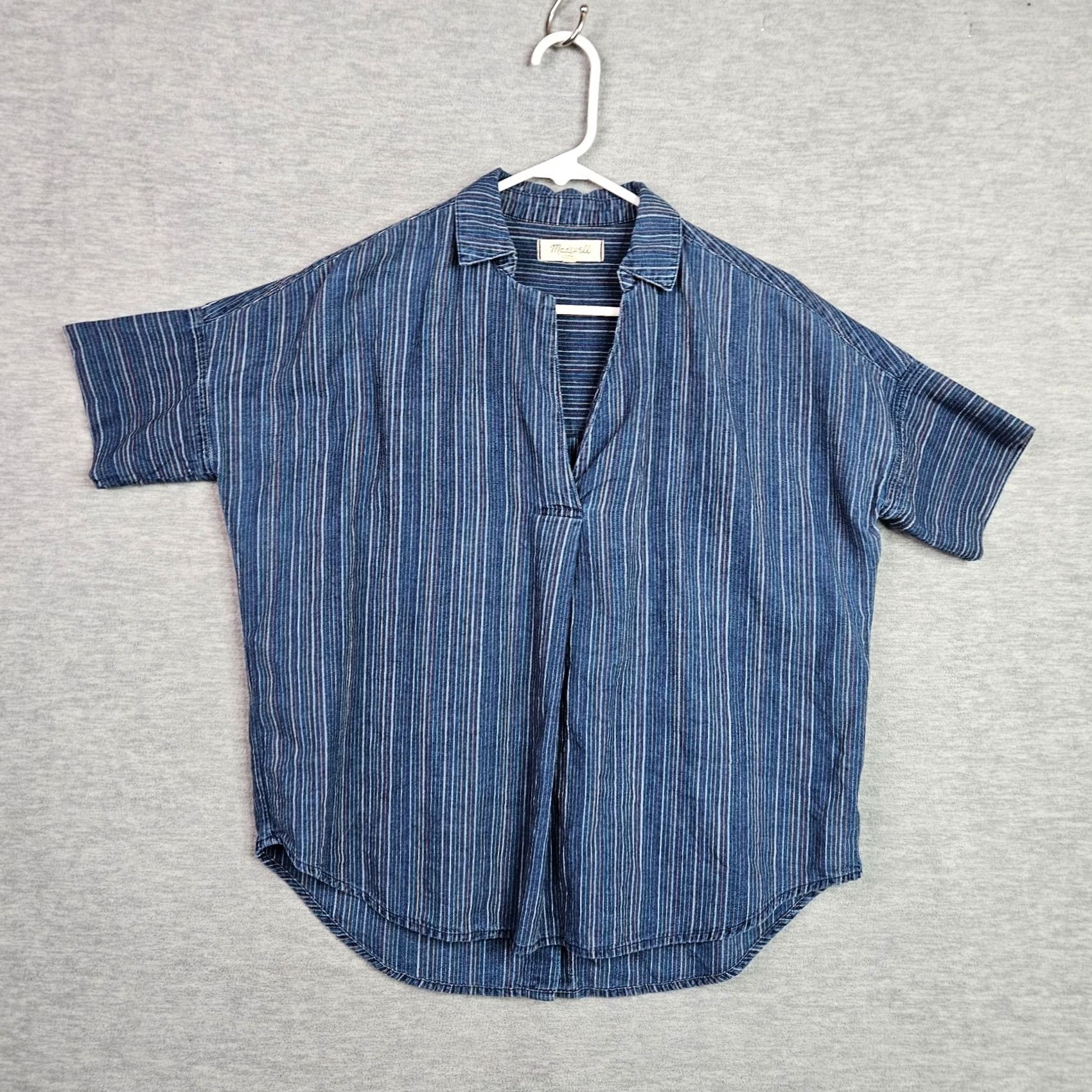 Madewell Madewell Shirt XS Blue Stripes Button-back Short Sleeve Womens Likely Casual Basic All Seasons Cotton Blend 100% Cotton V-Neck Buttoned Blouse Size XS / US 0-2 / IT 36-38 - 2 Thumbnail