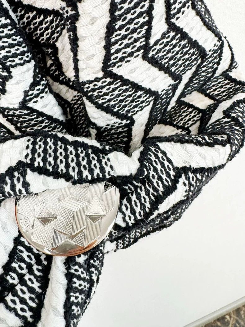 Chanel Black and White Chanel Jacket Size 38 -2505 Size M / US 6-8 / IT 42-44 - 3 Thumbnail