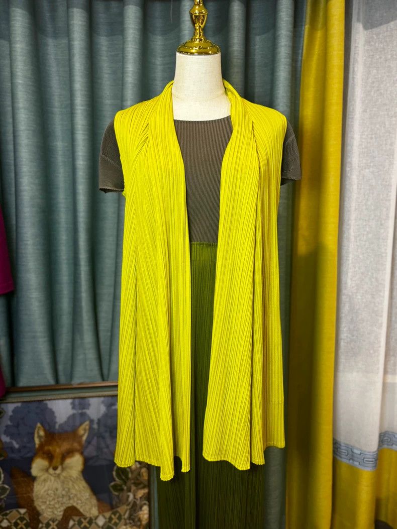 Other Issey Miyake/三宅一生 size:3 Yellow pleated vest Size XS / US 0-2 / IT 36-38 - 1 Thumbnail