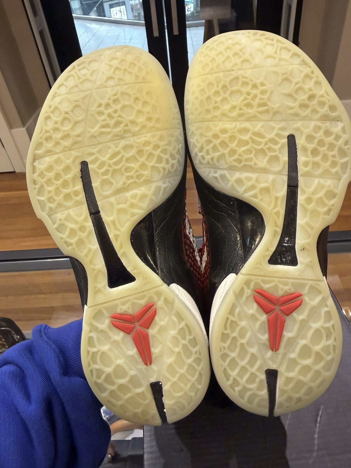 Nike Nike Kobe Size US 8 / EU 41 - 6 Thumbnail