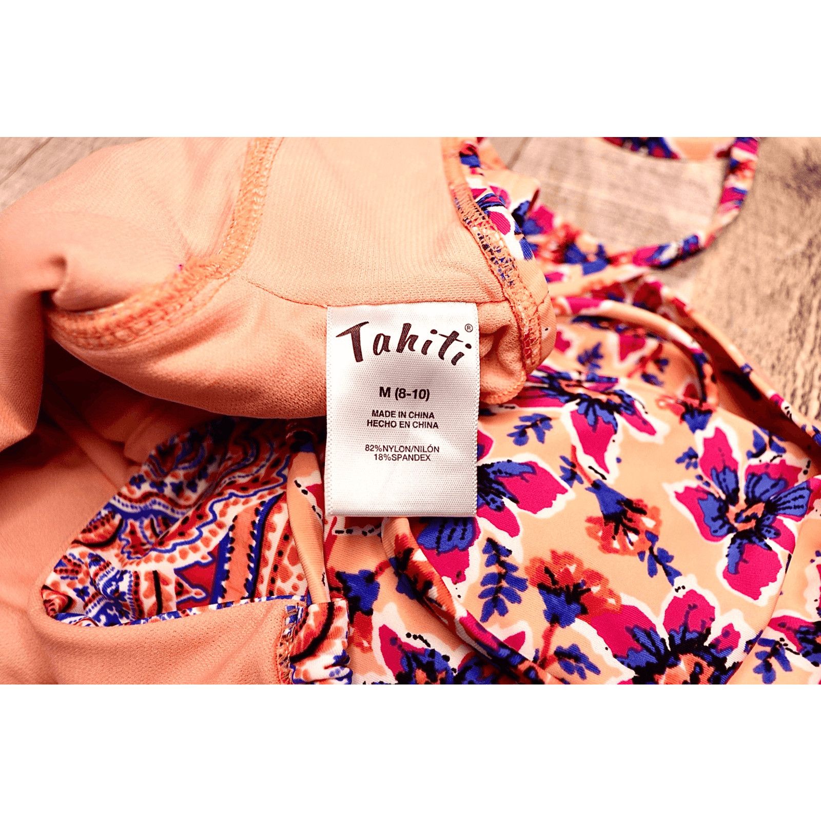 Other Tahiti Peach Medallion Halter 1Pc Swimsuit MEDIUM (8-10) Size M / US 6-8 / IT 42-44 - 3 Thumbnail