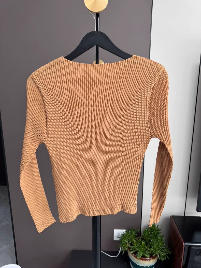 Issey Miyake Issey Miyake size:2 Khaki yellow main line small fish scal Size XS / US 0-2 / IT 36-38 - 2 Thumbnail