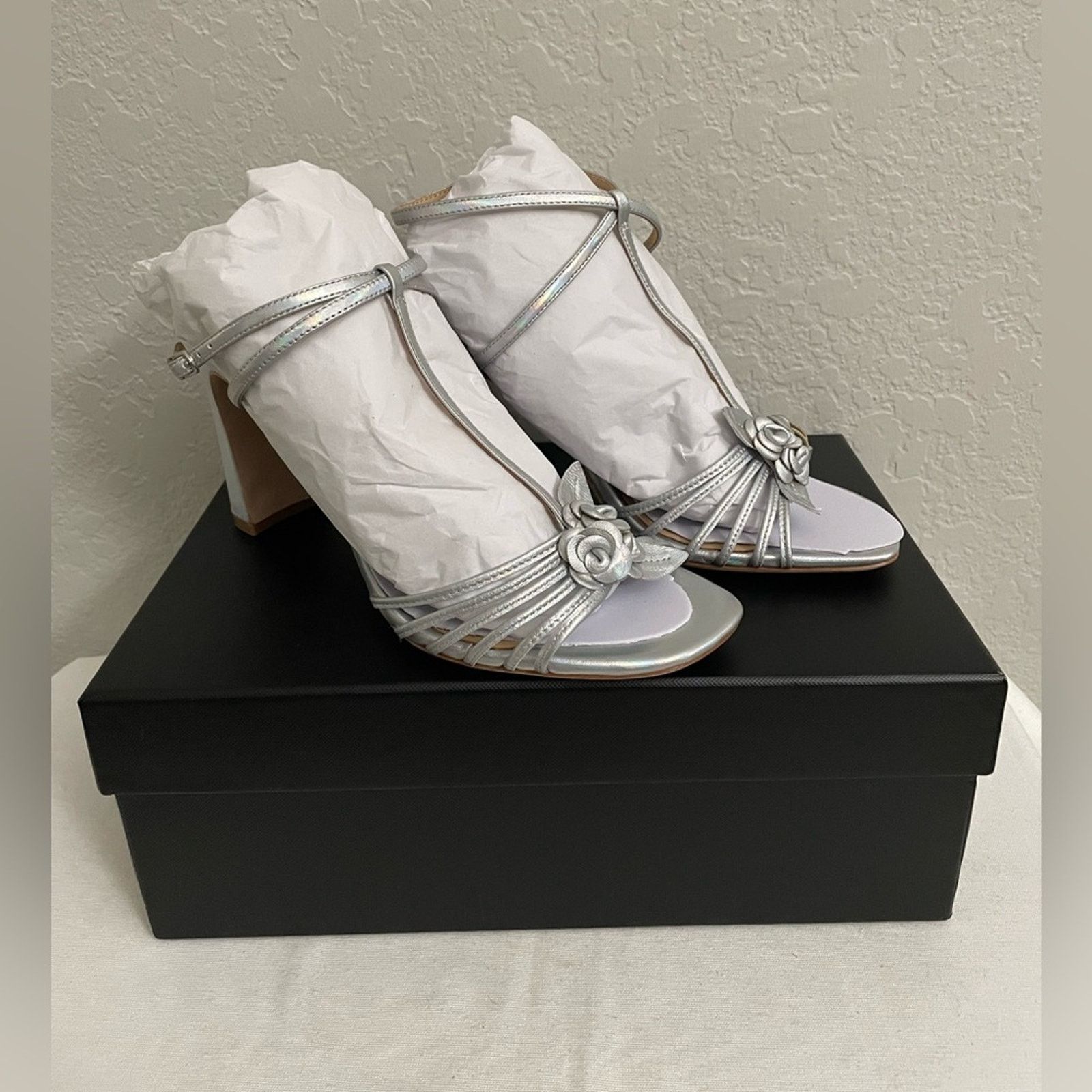 Badgley Mischka Badgley Mischka Women's 8 Debora Heeled Sandal in Silver Size US 8 / IT 38 - 1 Thumbnail
