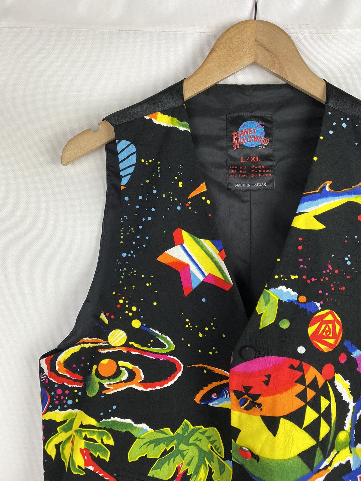 Planet Hollywood Planet Hollywood vintage overprinted art vest gilet Size US L / EU 52-54 / 3 - 4 Thumbnail