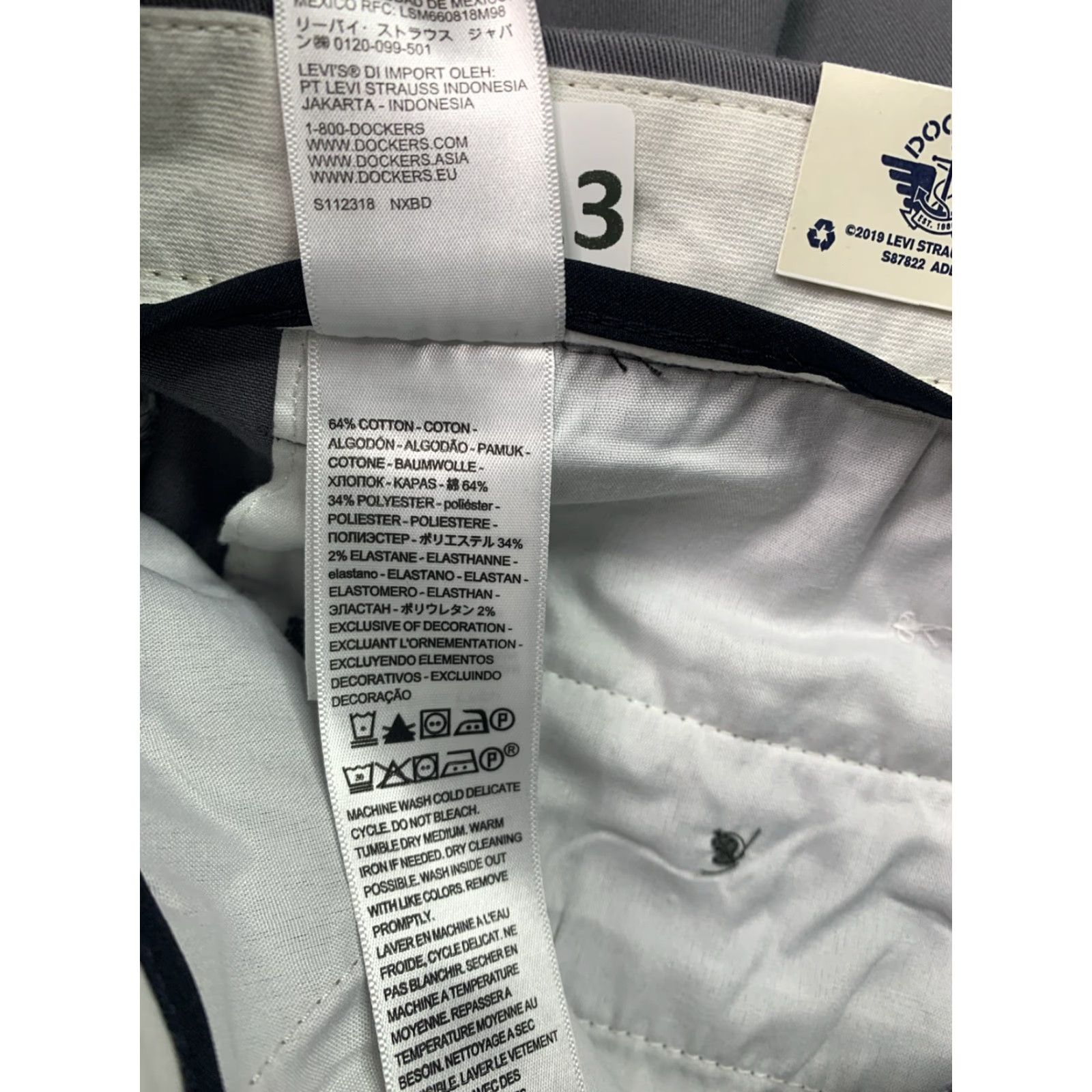 Dockers VINTAGE? No. The item isn’t vintage. Proceeding with optimized: Dockers Easy Khaki Classic Fit Stretch Non Wrinkle Mens Pants Grey 36x34 NWT Size US 36 / EU 52 - 7 Thumbnail