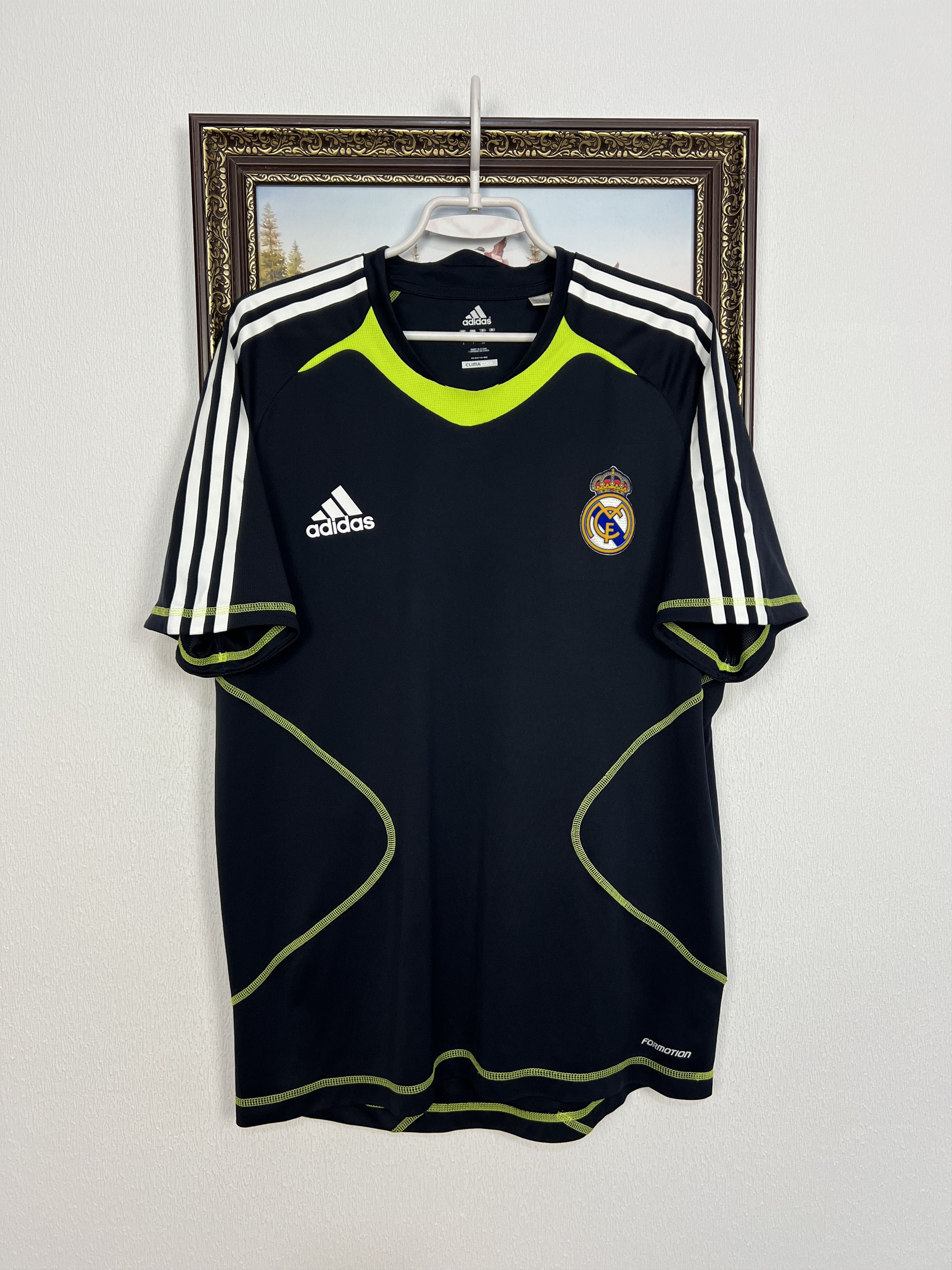 Adidas Real Madrid football shirt Train Soccer Formotion Jersey Size US L / EU 52-54 / 3 - 1 Thumbnail