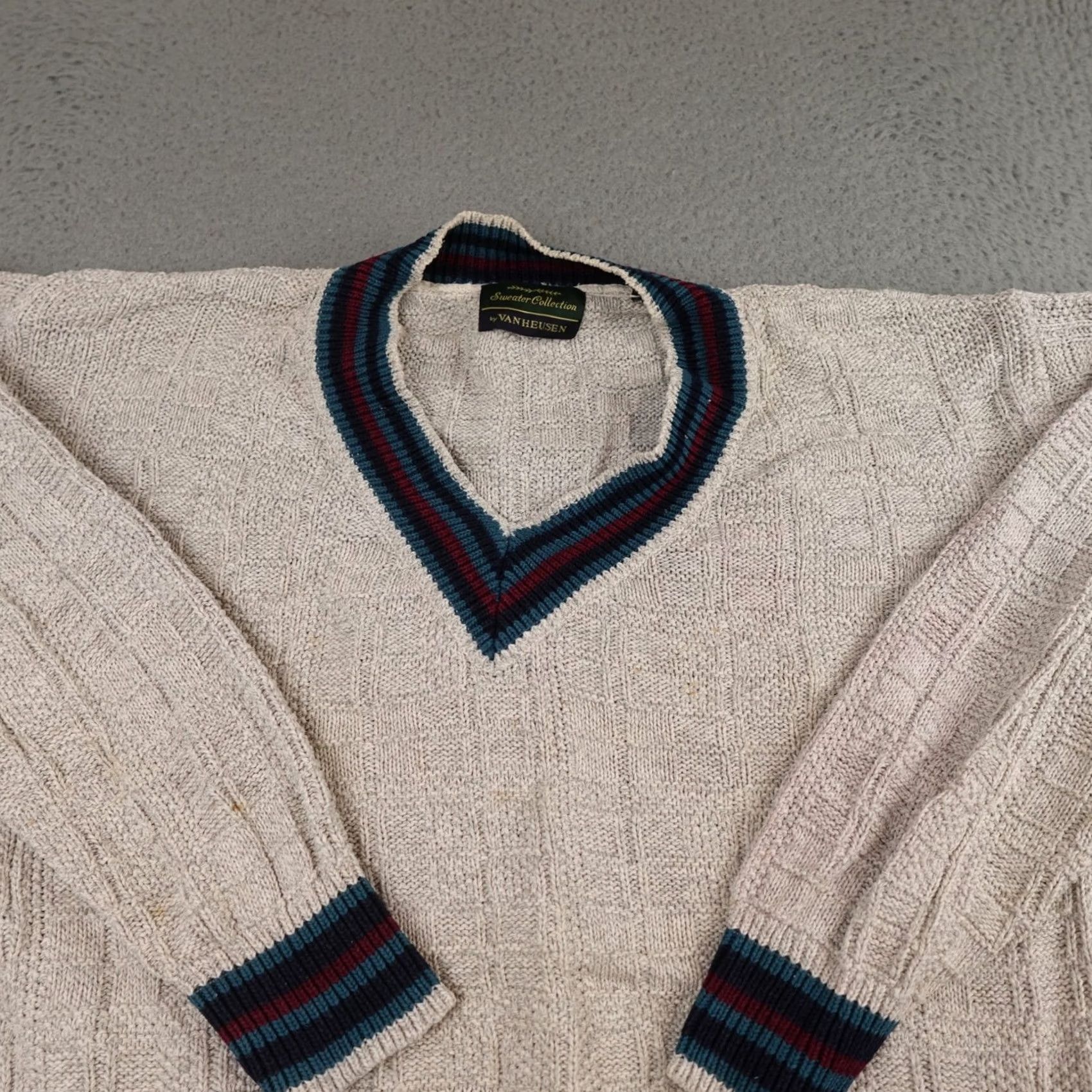 Van Heusen VINTAGE Van Heusen Sweater Mens XL Gray V-Neck Cable Knit Striped 90s Hipster Retro Size US XL / EU 56 / 4 - 4 Thumbnail