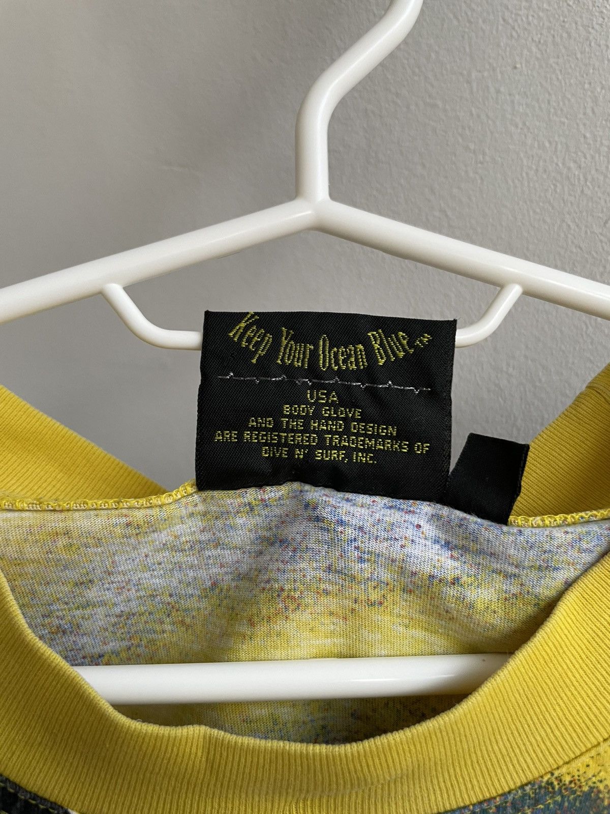 Body Glove Body Glove Surf Made in USA T Shirt Tee Over Print logo Size US M / EU 48-50 / 2 - 8 Thumbnail