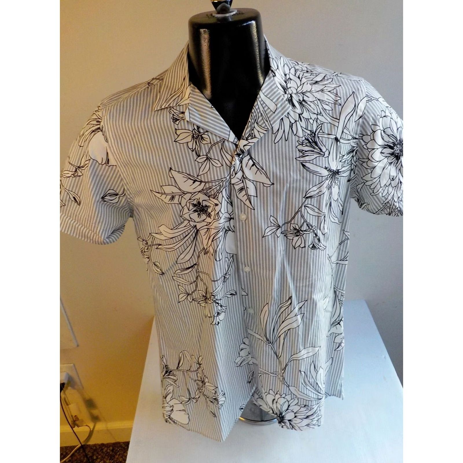 Zara ZARA MAN SS Striped/Floral Button Front Shirt Cotton Gray White Black SZ SM-NWT Shirt Mens Small Cotton Striped Floral Button-Up-NWT Size US S / EU 44-46 / 1 - 2 Thumbnail