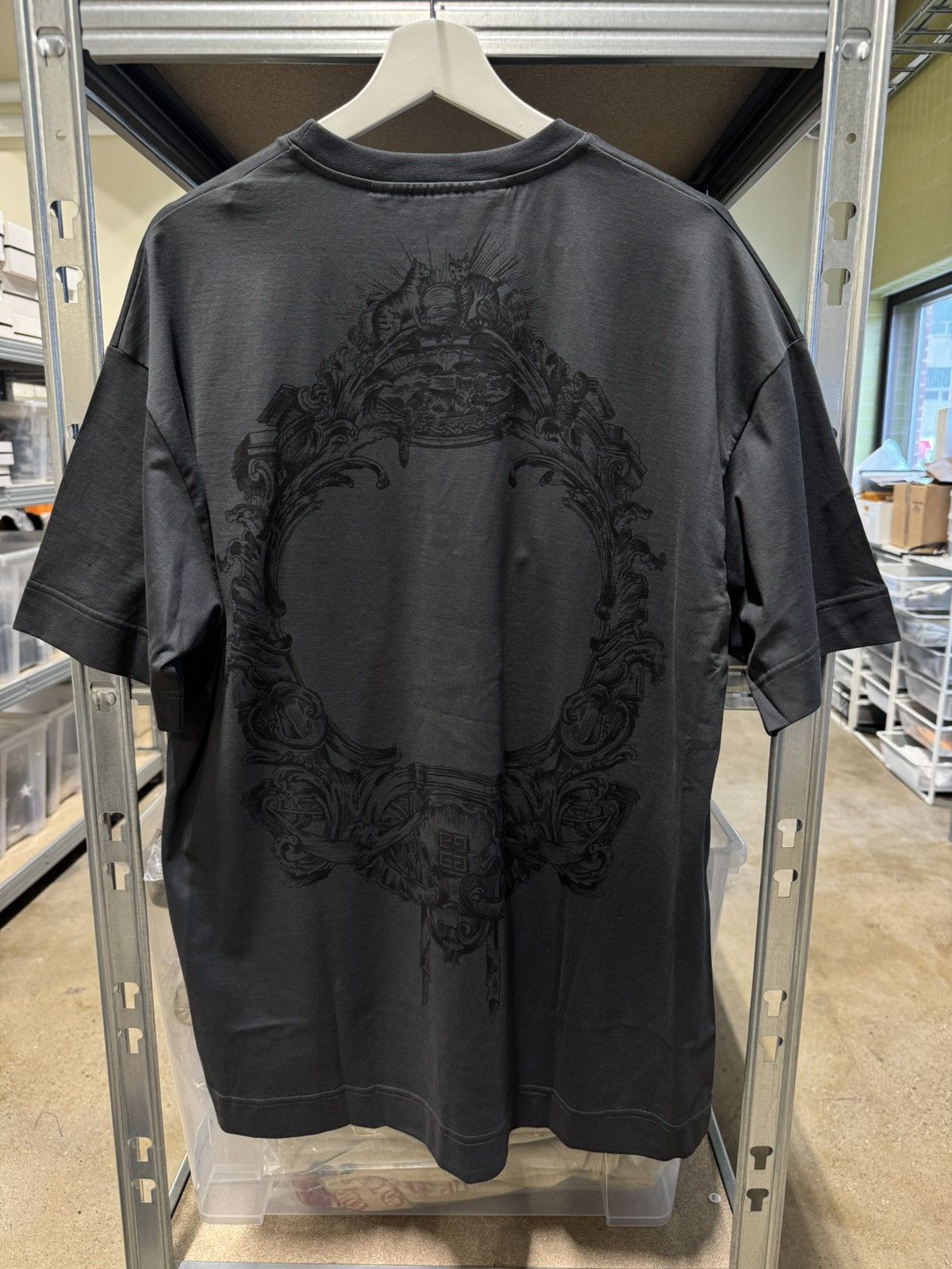 Givenchy Givenchy Logo T-Shirt NEW 600$ Size US M / EU 48-50 / 2 - 2 Thumbnail