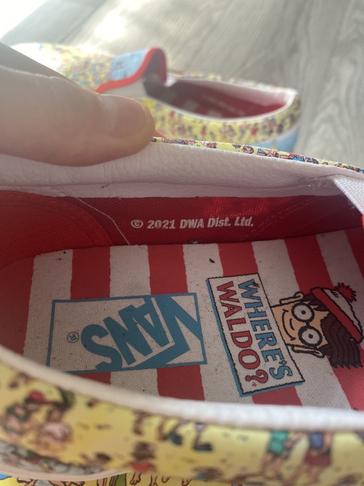 Vans (Where’s Waldo) beach colour way Size US 10.5 / EU 43-44 - 5 Thumbnail