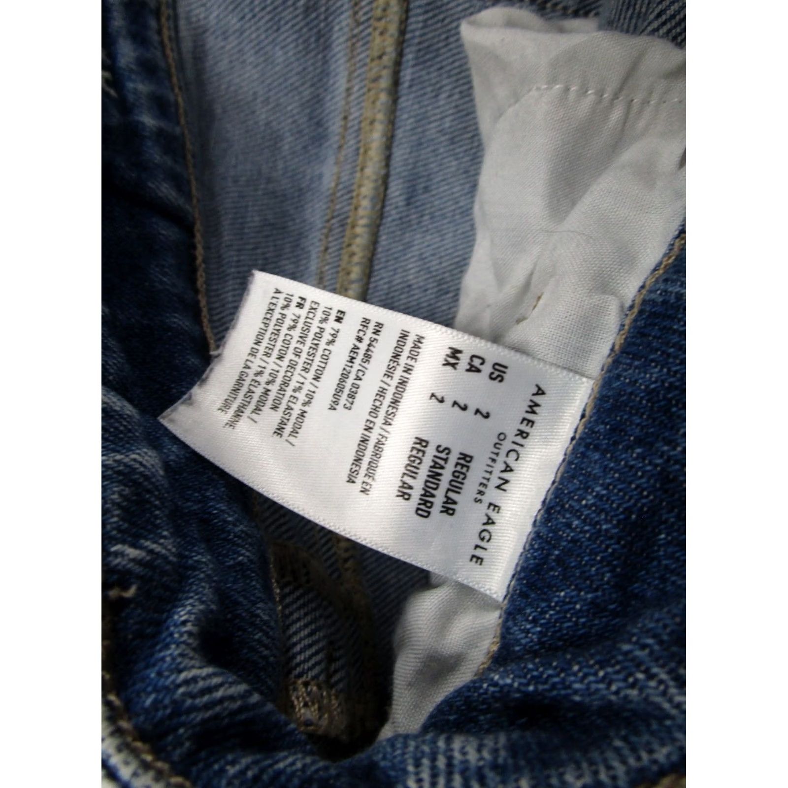 American Eagle Outfitters American Eagle Outfitters Distressed Denim High Rise Mom Jeans Womens Size 2 Blue 5-Pocket Design Regular Rise Mens Womens Girls Boys Size 26" / US 2 / IT 38 - 4 Thumbnail