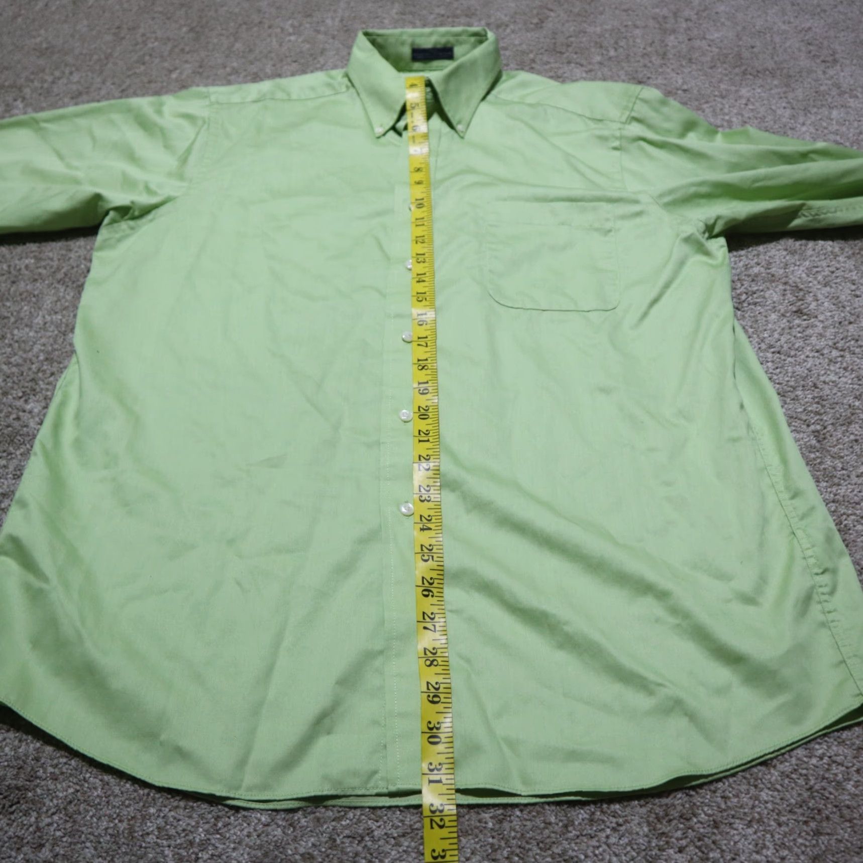 Izod IZOD Shirt Men 16.5 Green Solid Button-Up Classic Fit Long Sleeve"} Size US L / EU 52-54 / 3 - 6 Thumbnail