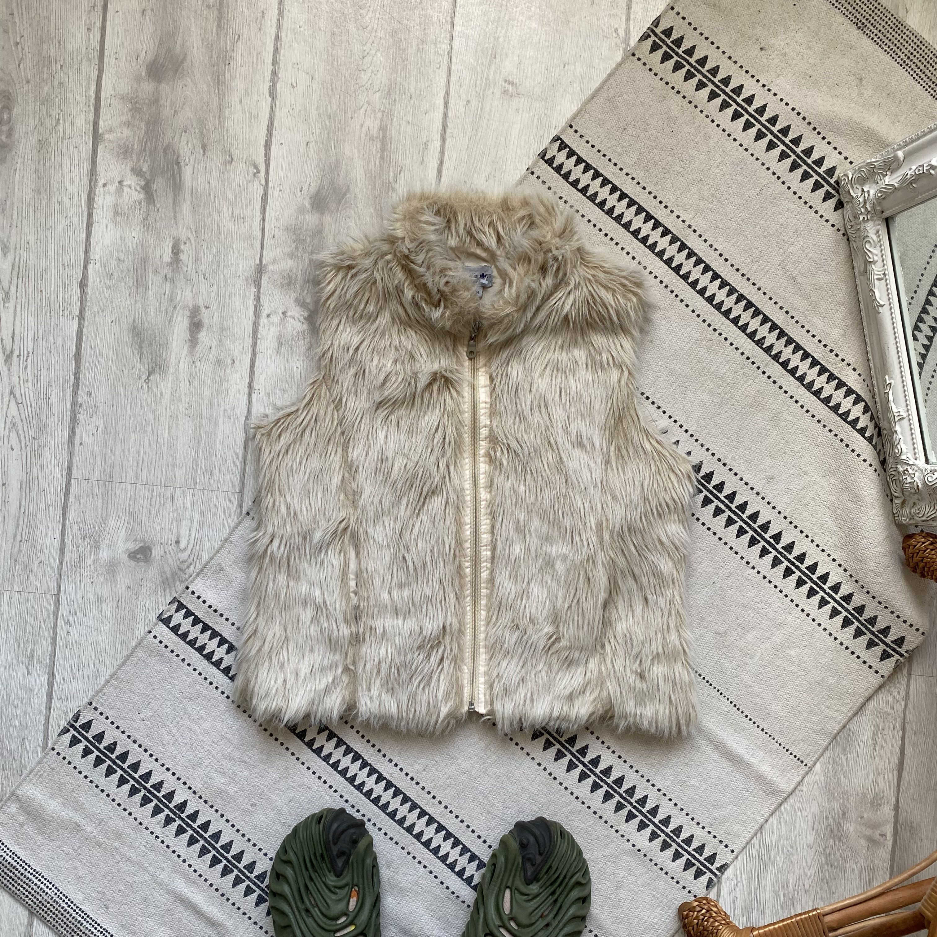 If Six Was Nine Vintage 2000s cropped Faux fur vest Avant-garde Y2K Size M / US 6-8 / IT 42-44 - 1 Thumbnail