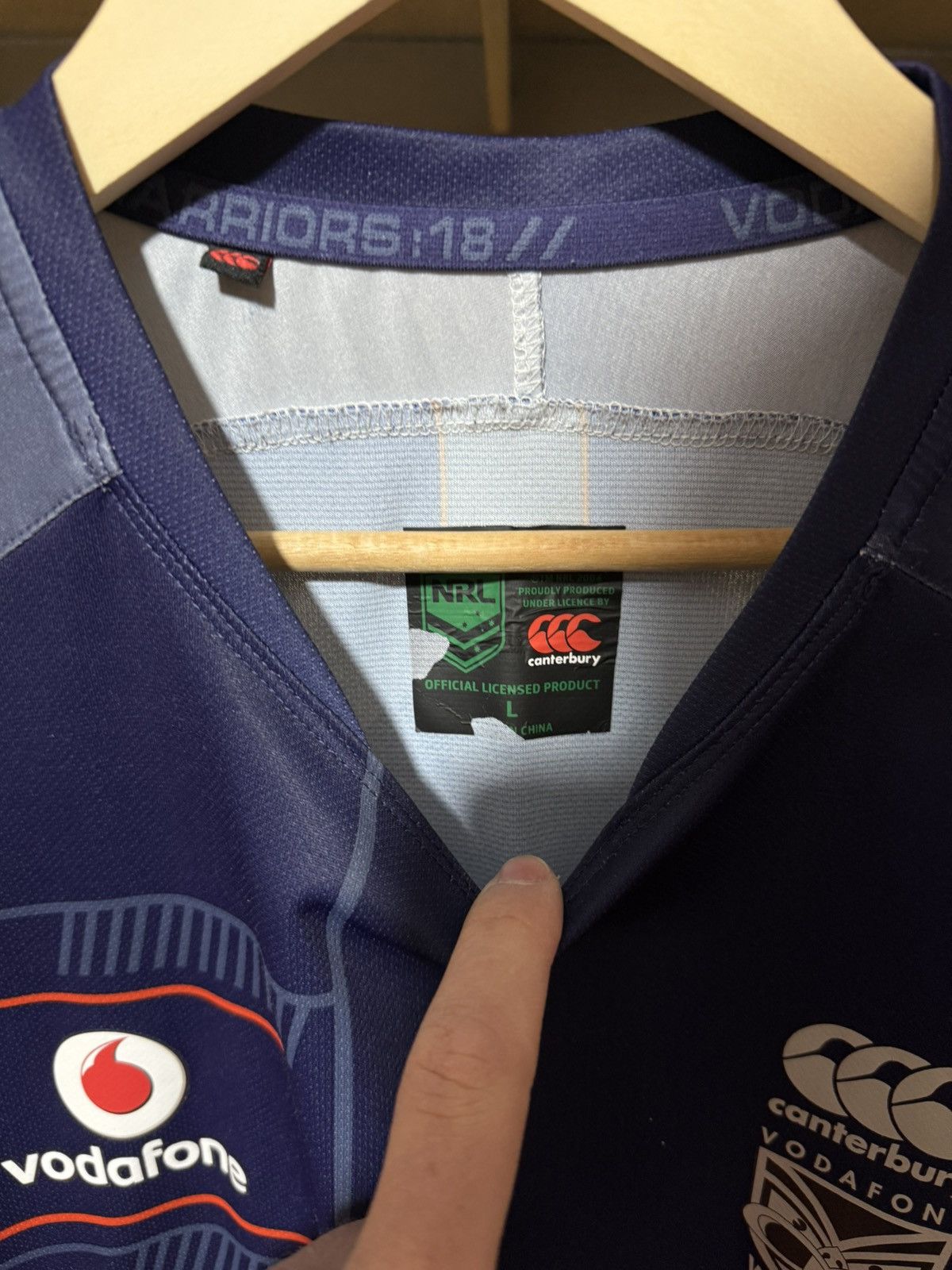 Nike × Vintage Canterbury Vodafone Warriors NRL Retro Rugby Jersey Size US L / EU 52-54 / 3 - 8 Thumbnail