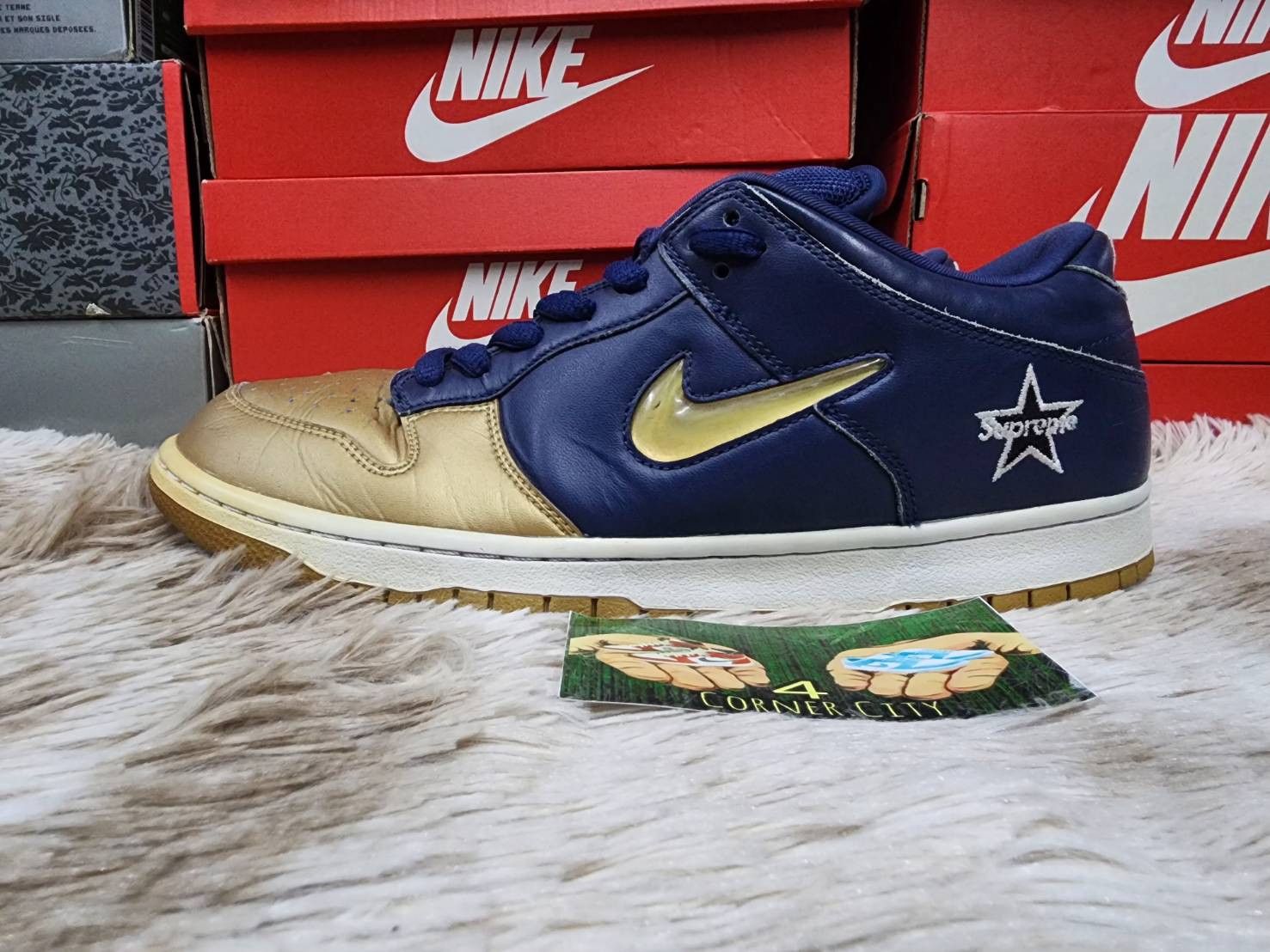 Nike Sb Dunk Low Supreme Metallic Gold