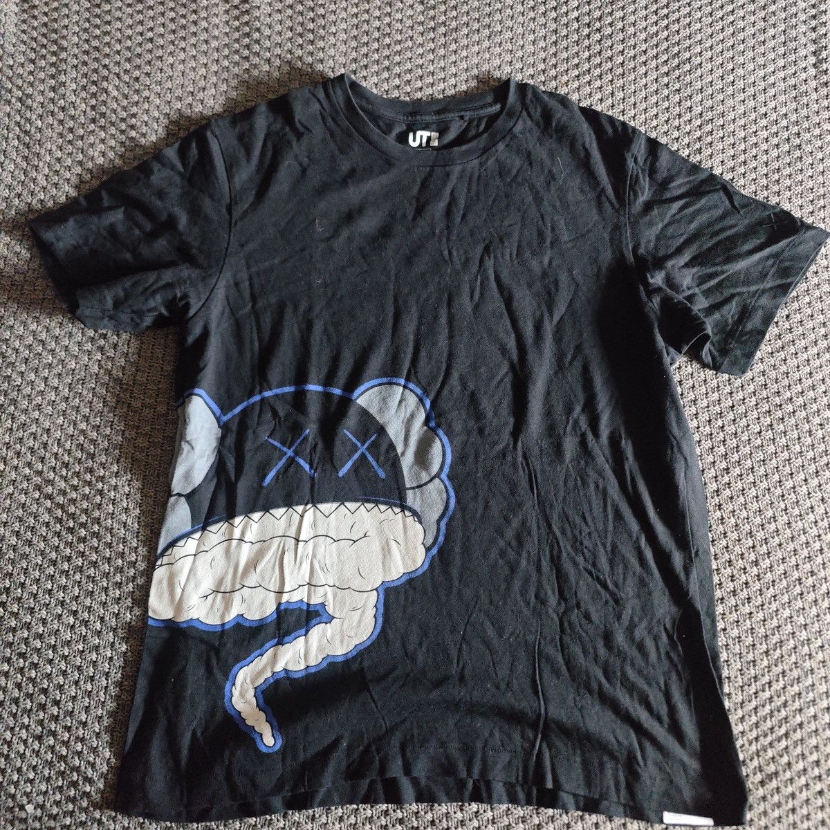 Kaws × Uniqlo Kaws x Uniqlo tshirt Size US L / EU 52-54 / 3 - 1 Thumbnail