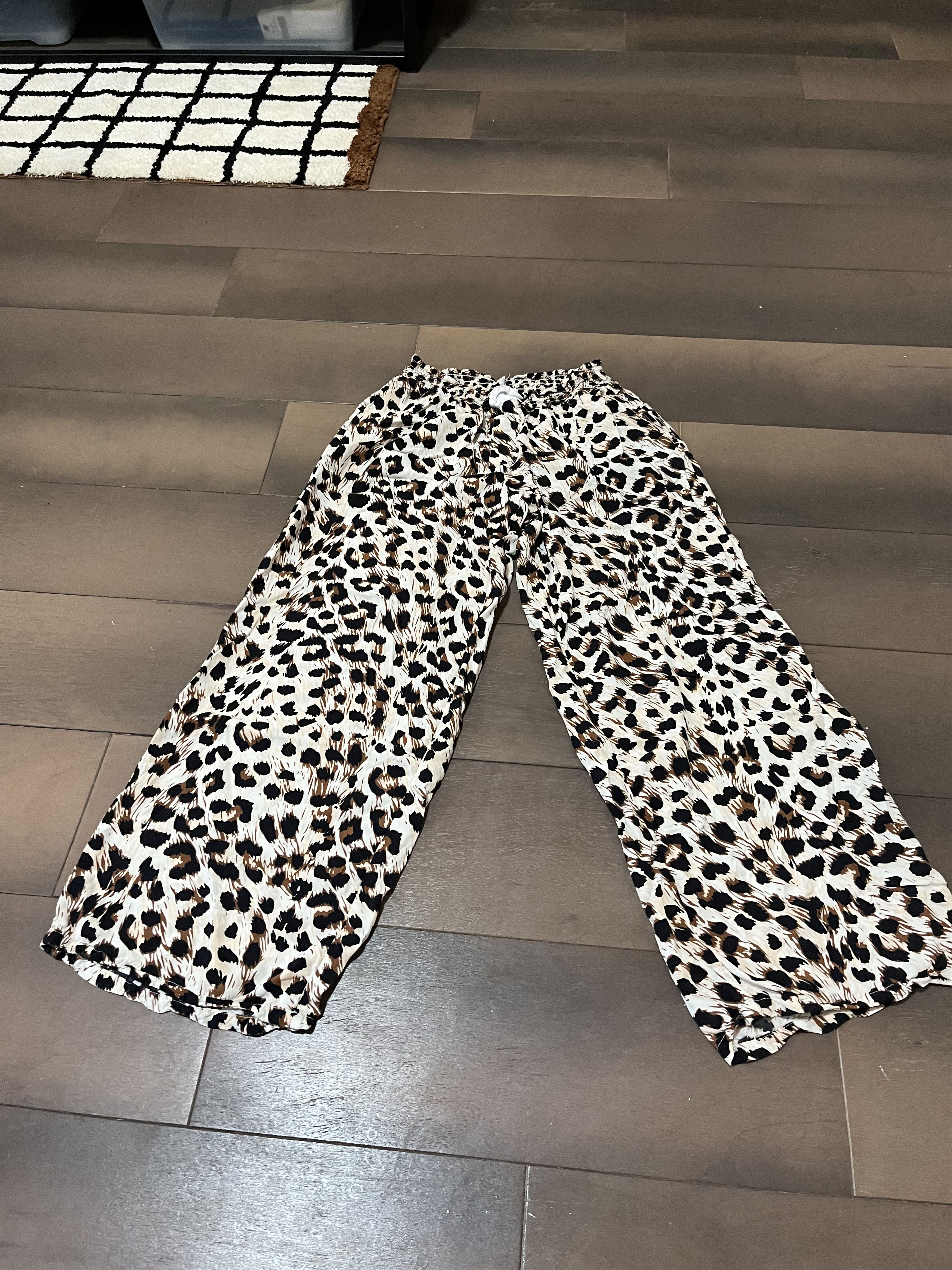 Other Cheetah Pants Size ONE SIZE - 1 Thumbnail