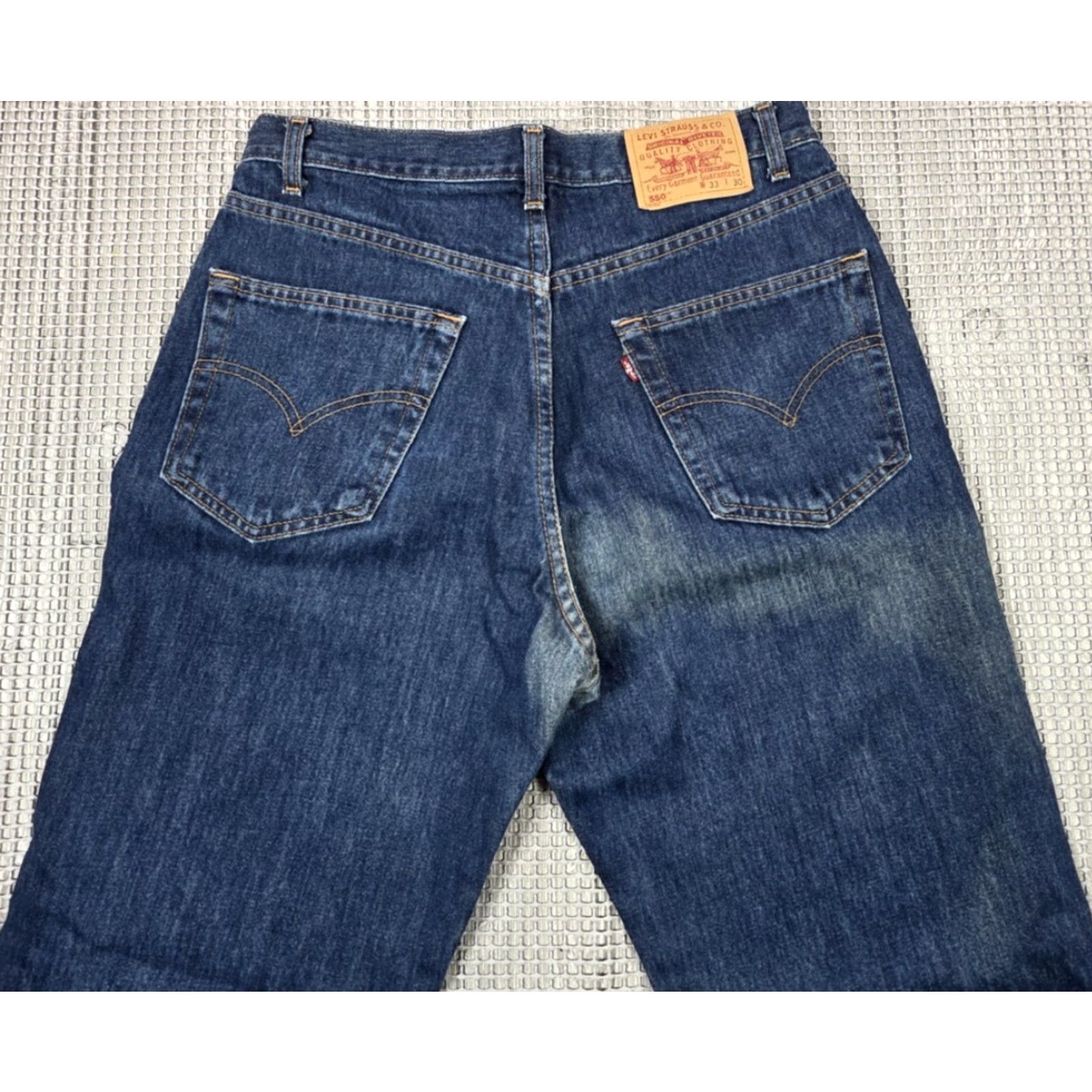 Levi's VINTAGE Levi's Jeans Mens 33X30 Blue Relaxed Fit 550 Tapered Leg Distress Fade Wash 100% Cotton Denim Modern/Regular Mens Size US 33 - 5 Thumbnail