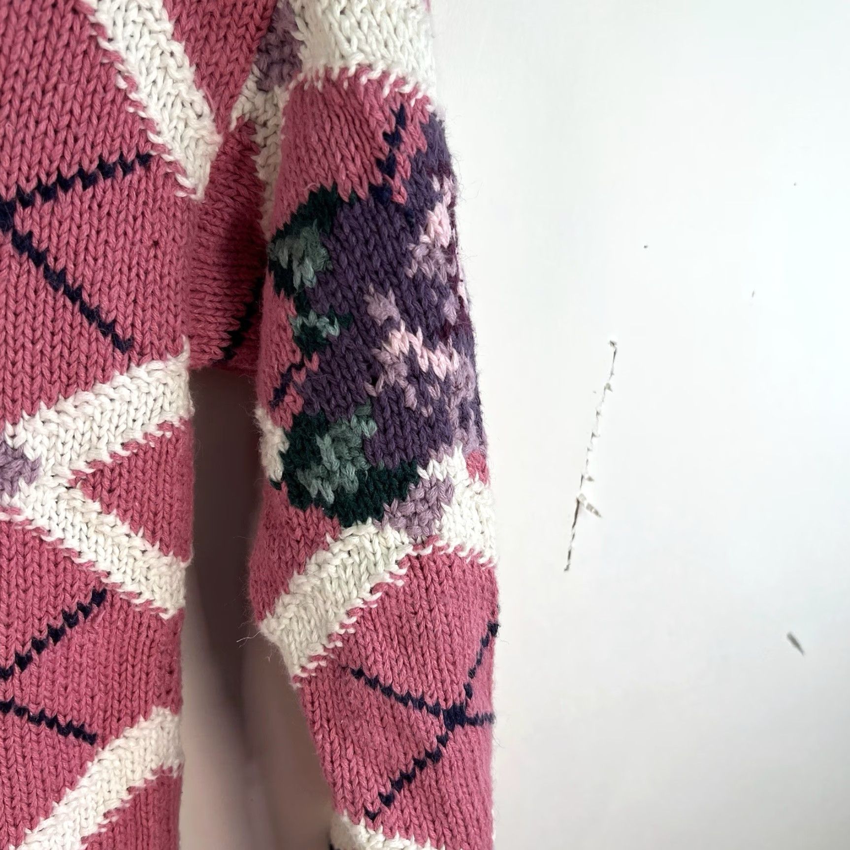 Vintage VINTAGE Paris Sports Club Sweater Womens L Pink Floral Knit Pullover Raglan Long Sleeve Round Neck 80s 90s City Paris (Hand Knitted) Size L / US 10 / IT 46 - 2 Thumbnail