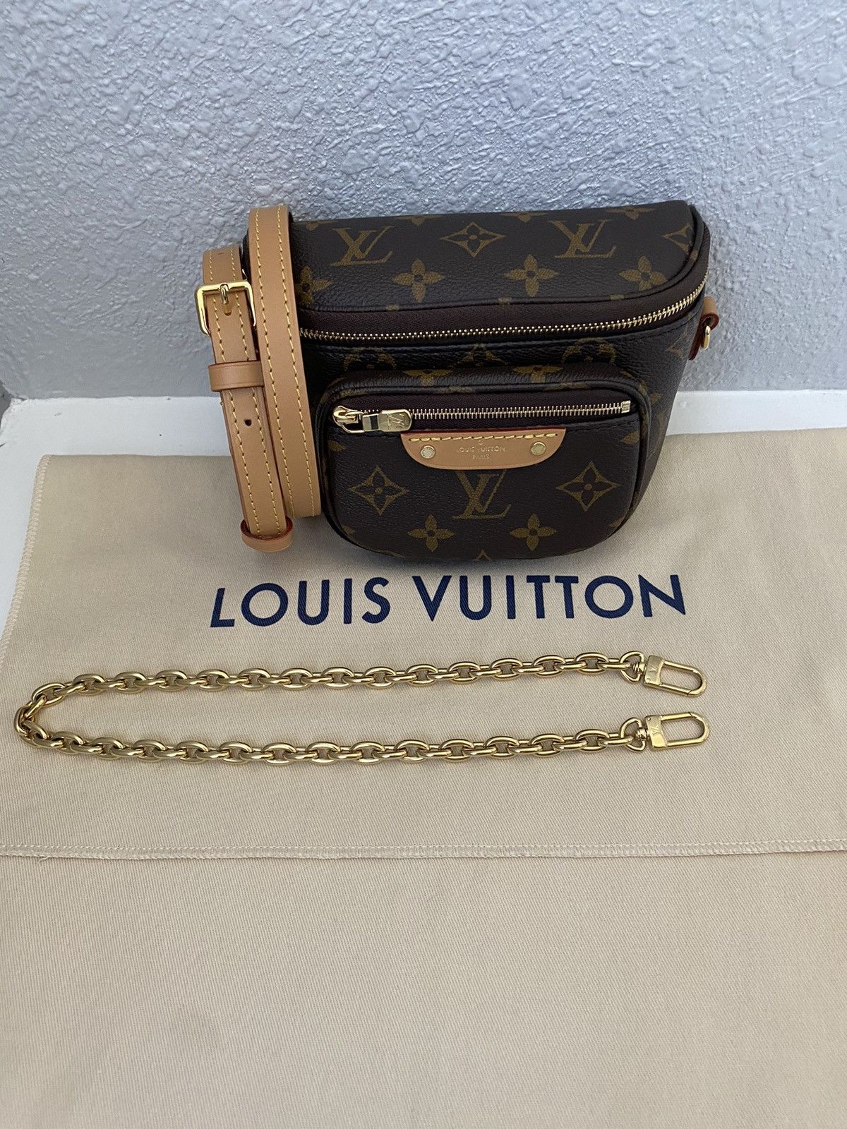 Louis Vuitton Authentic Louis Vuitton Mini Bumbag Monogram Size ONE SIZE - 1 Thumbnail