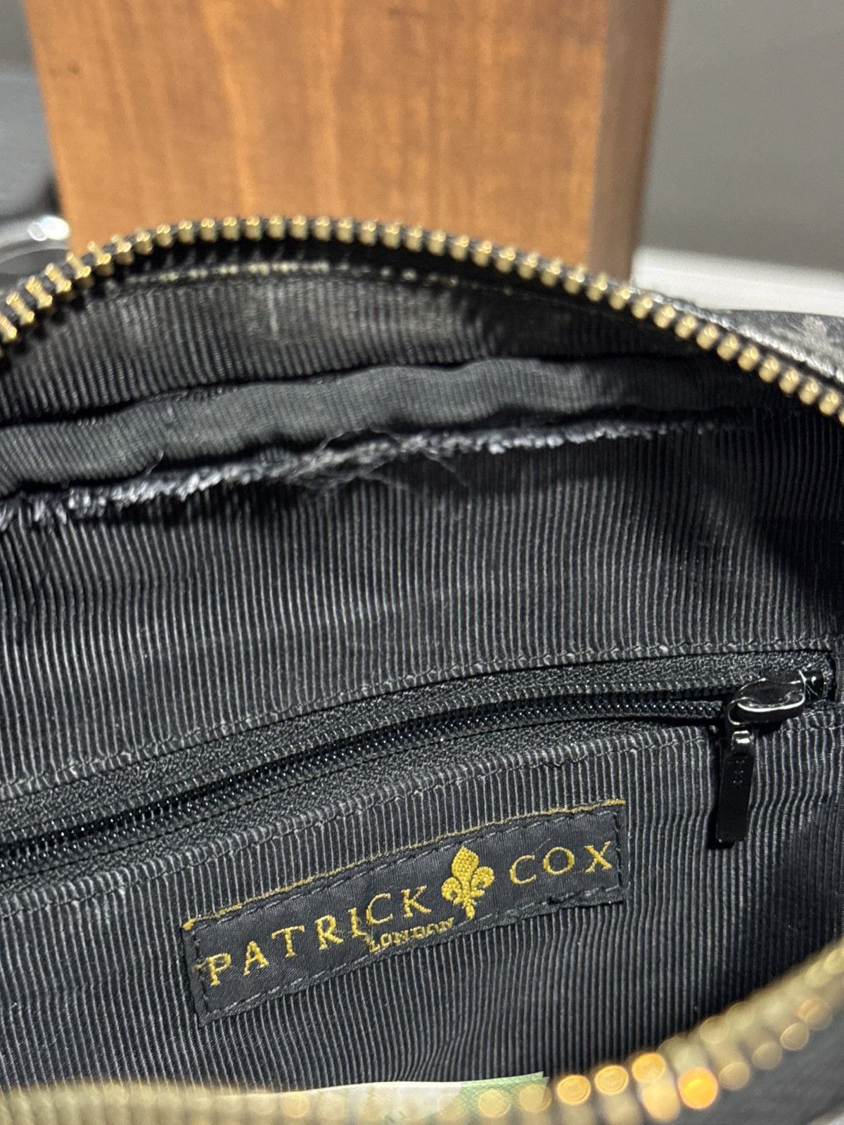 Patrick Cox Vintage Patrick Cox Fleur-De-Lis Monogram Side Bag Size ONE SIZE - 6 Thumbnail