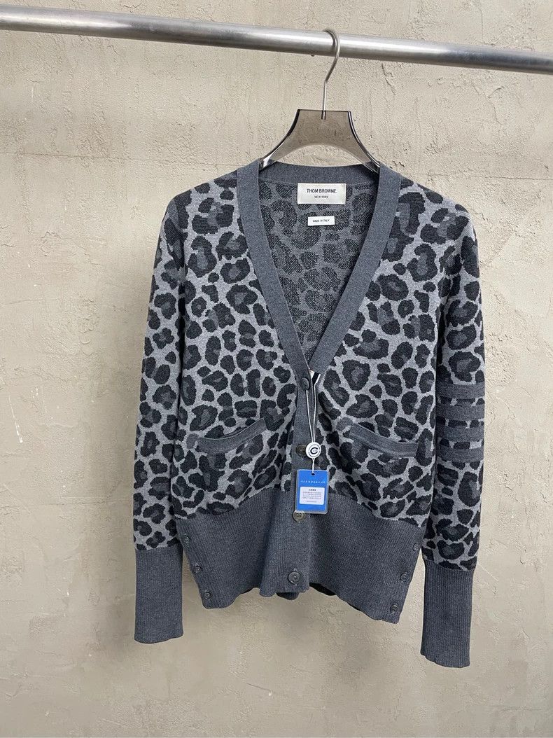 Thom Browne Thom browne Gray full-print leopard four-striped wool cardi Size M / US 6-8 / IT 42-44 - 1 Thumbnail