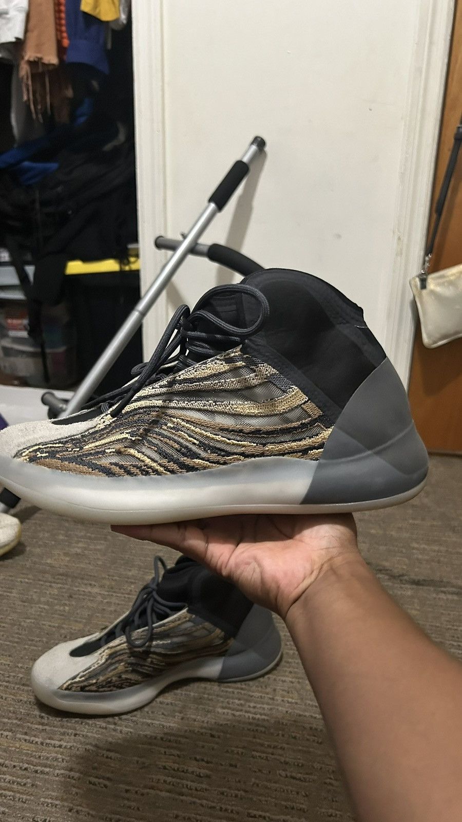 Adidas × Yeezy Yeezy Quantum “Amber Tint” Size US 10.5 / EU 43-44 - 3 Thumbnail