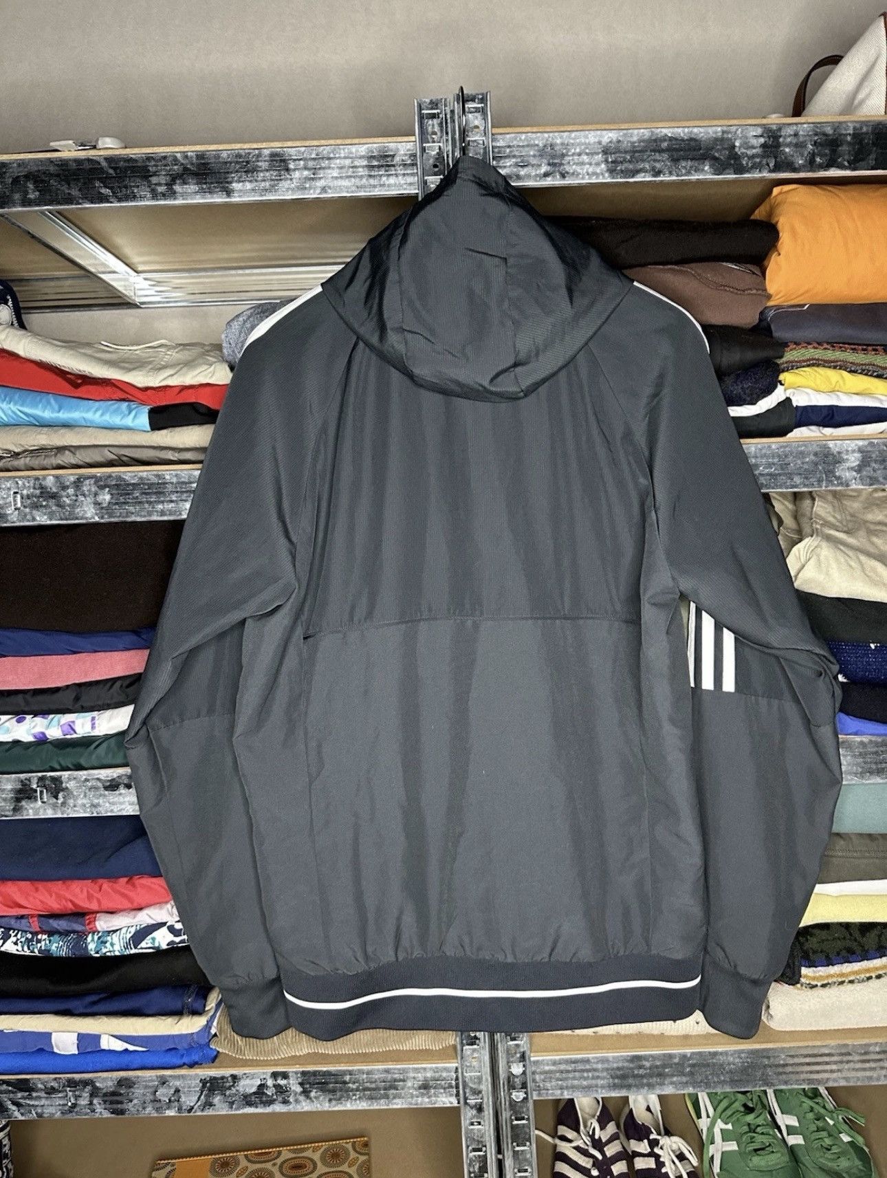 Adidas MANCHESTER UNITED 2017/2018 FOOTBALL HOODED JACKET ADIDAS M Size US M / EU 48-50 / 2 - 2 Thumbnail
