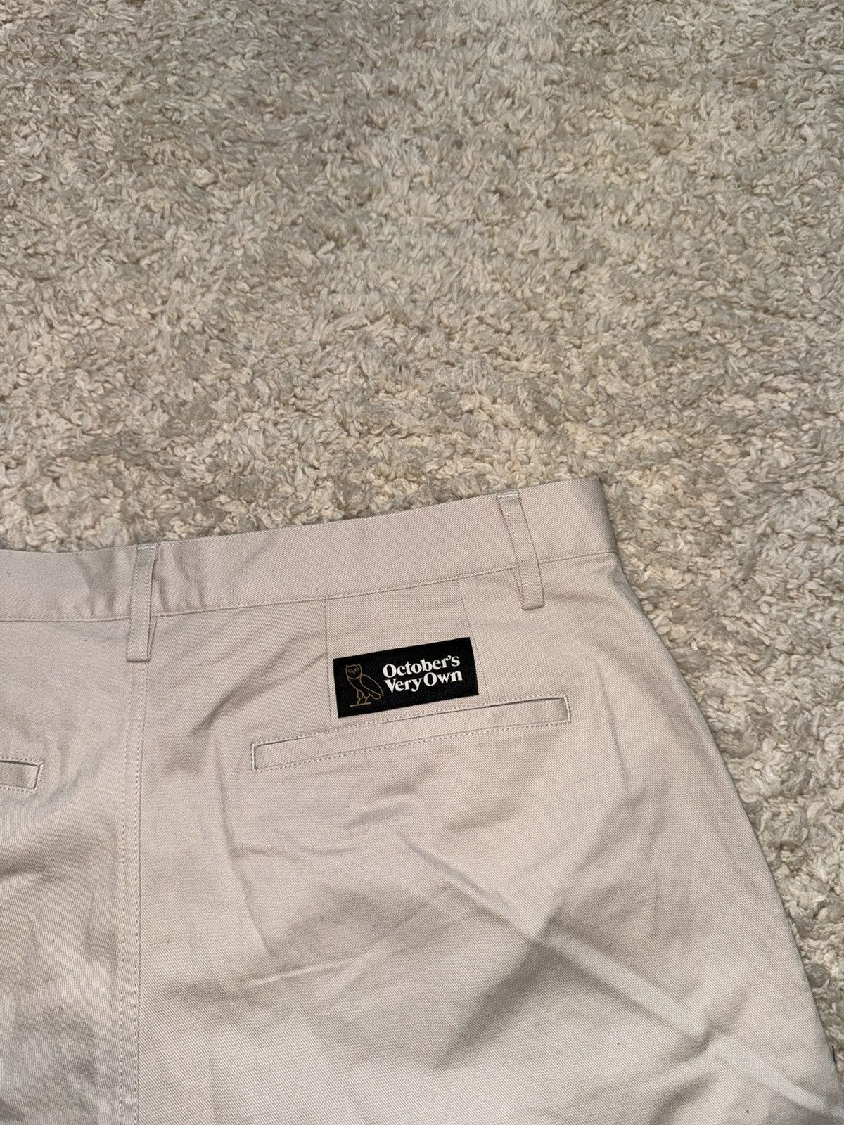 October's Very Own October’s Very Own (OVO) Beige Chino Shorts Size US 34 / EU 50 - 2 Thumbnail