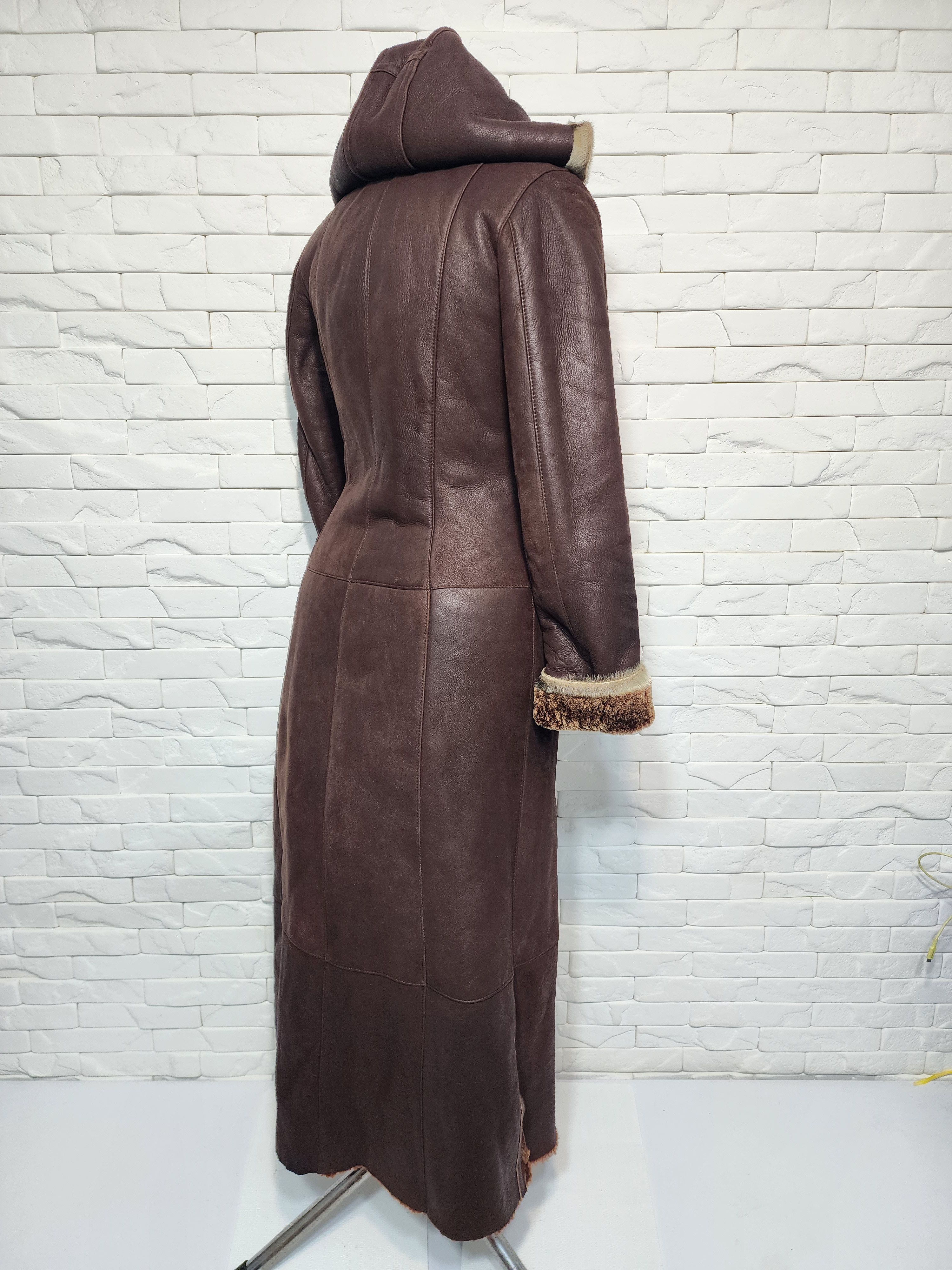 Uniqlo Women's Brown Sheepskin Coat: Genuine Fur Hood Size M / US 6-8 / IT 42-44 - 4 Thumbnail