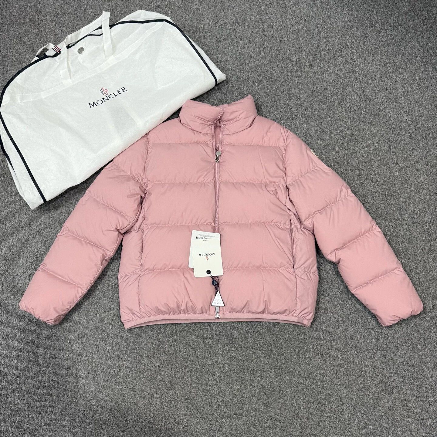 Moncler pink moncler abbadia puffer jacket Size M / US 6-8 / IT 42-44 - 1 Thumbnail