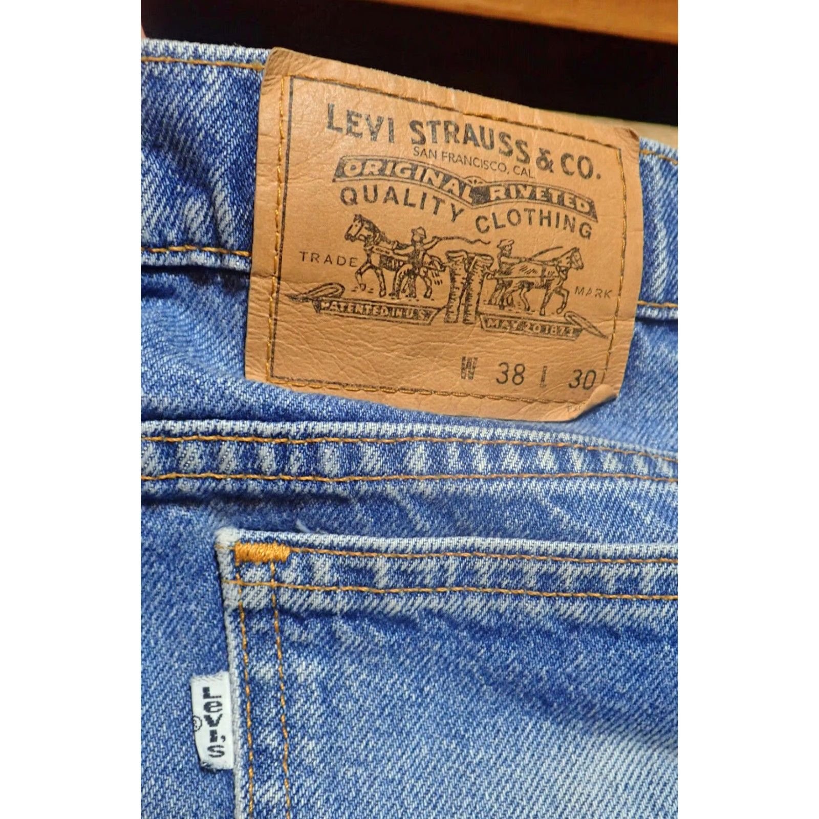 Levi's Vintage 90s Levi's Blue Jeans 38x28 Tag 38x30 (Tag 38x30 9s item title). Size US 38 / EU 54 - 3 Thumbnail