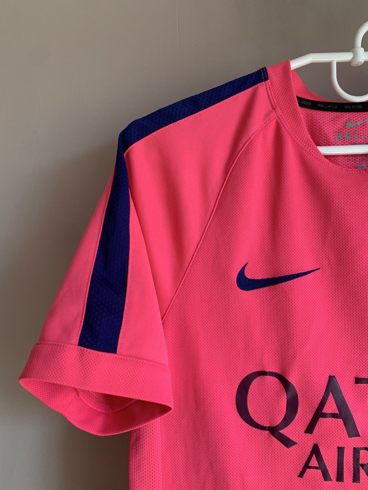 Nike Barcelona 2015 Football Shirt Pink Nike Soccer Jersey Size S Size US S / EU 44-46 / 1 - 3 Thumbnail